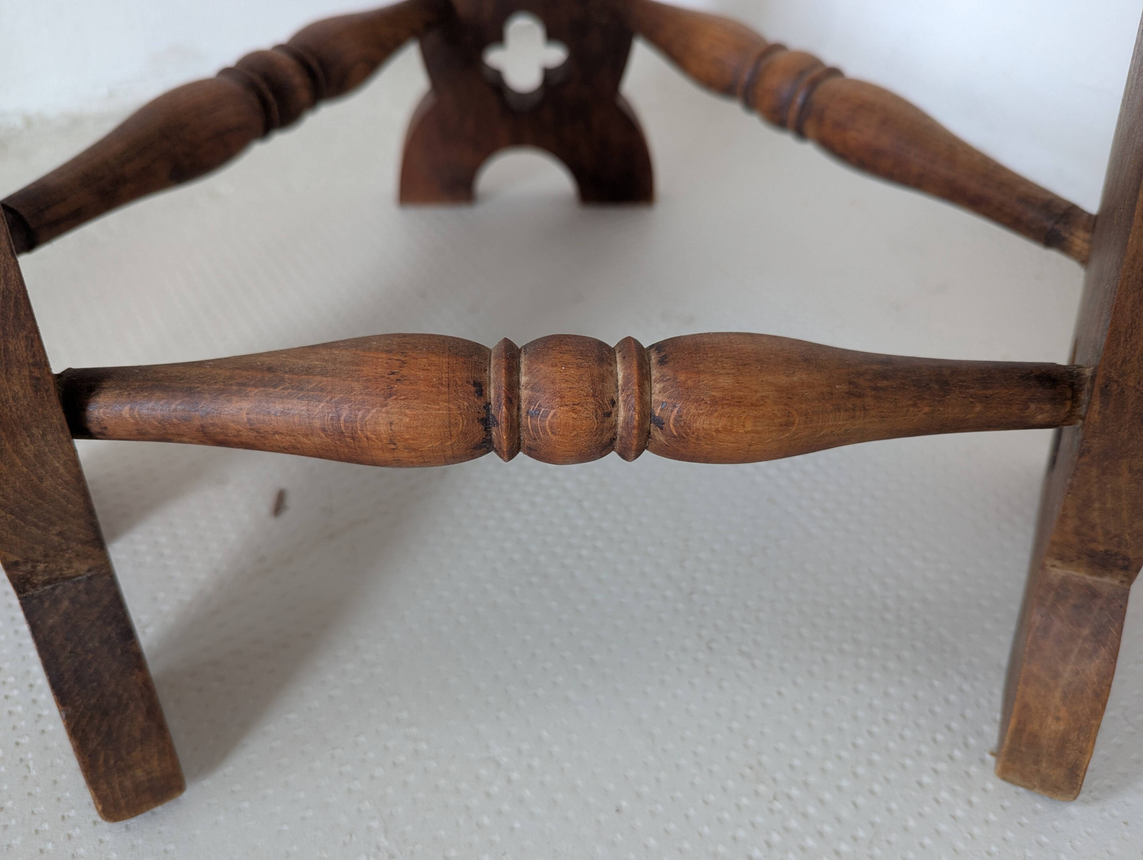 Low tripod farm stool in wood and straw
