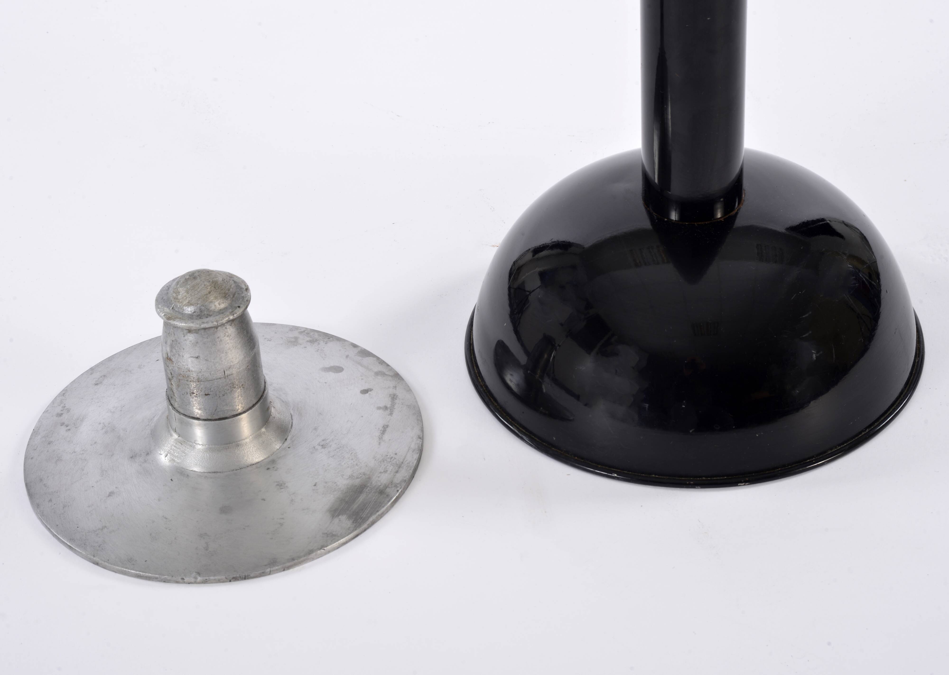Standing ashtray