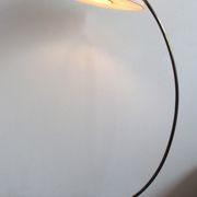 Lampadaire des années 1950 en laiton avec abat-jour plisée
