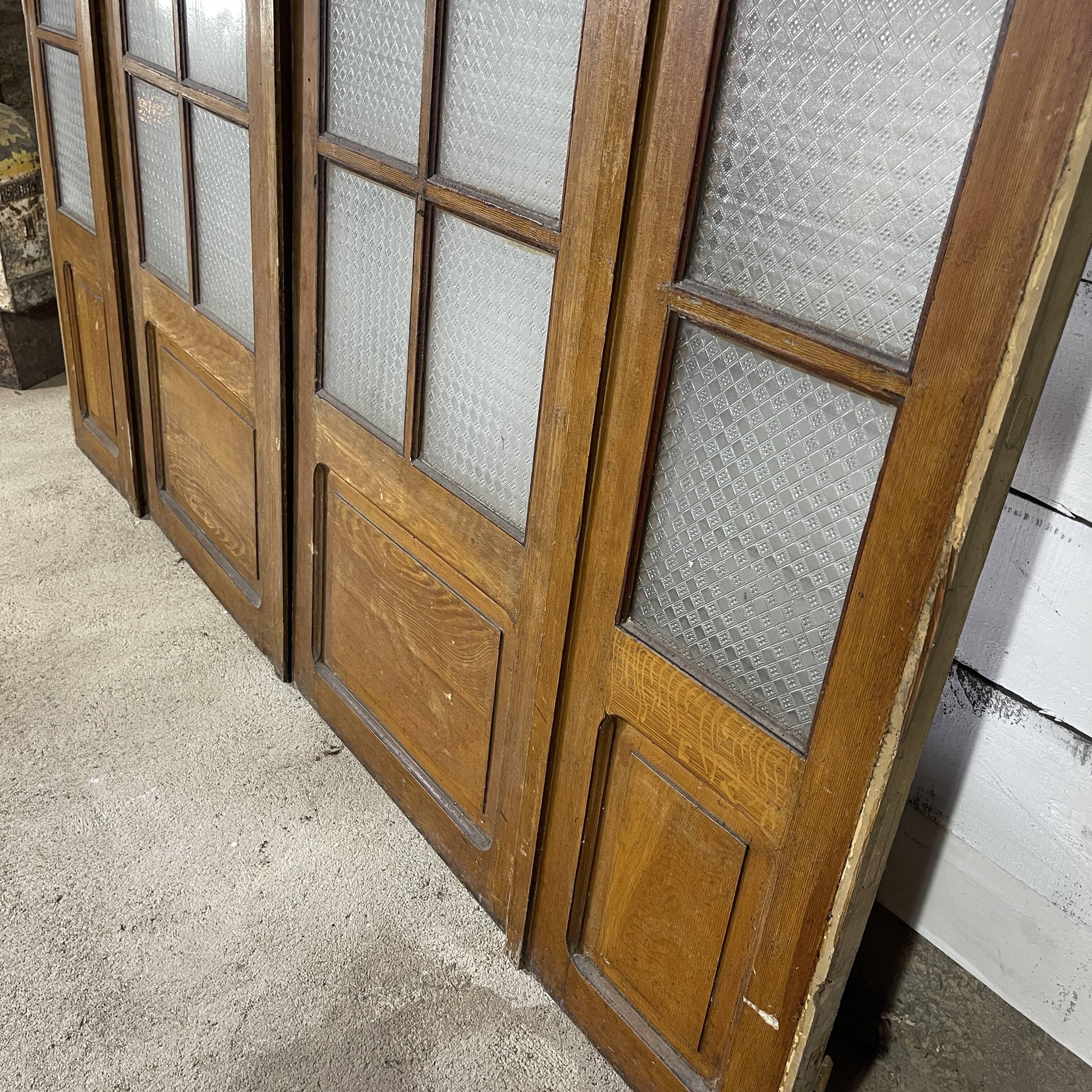 Four-leaf partition door