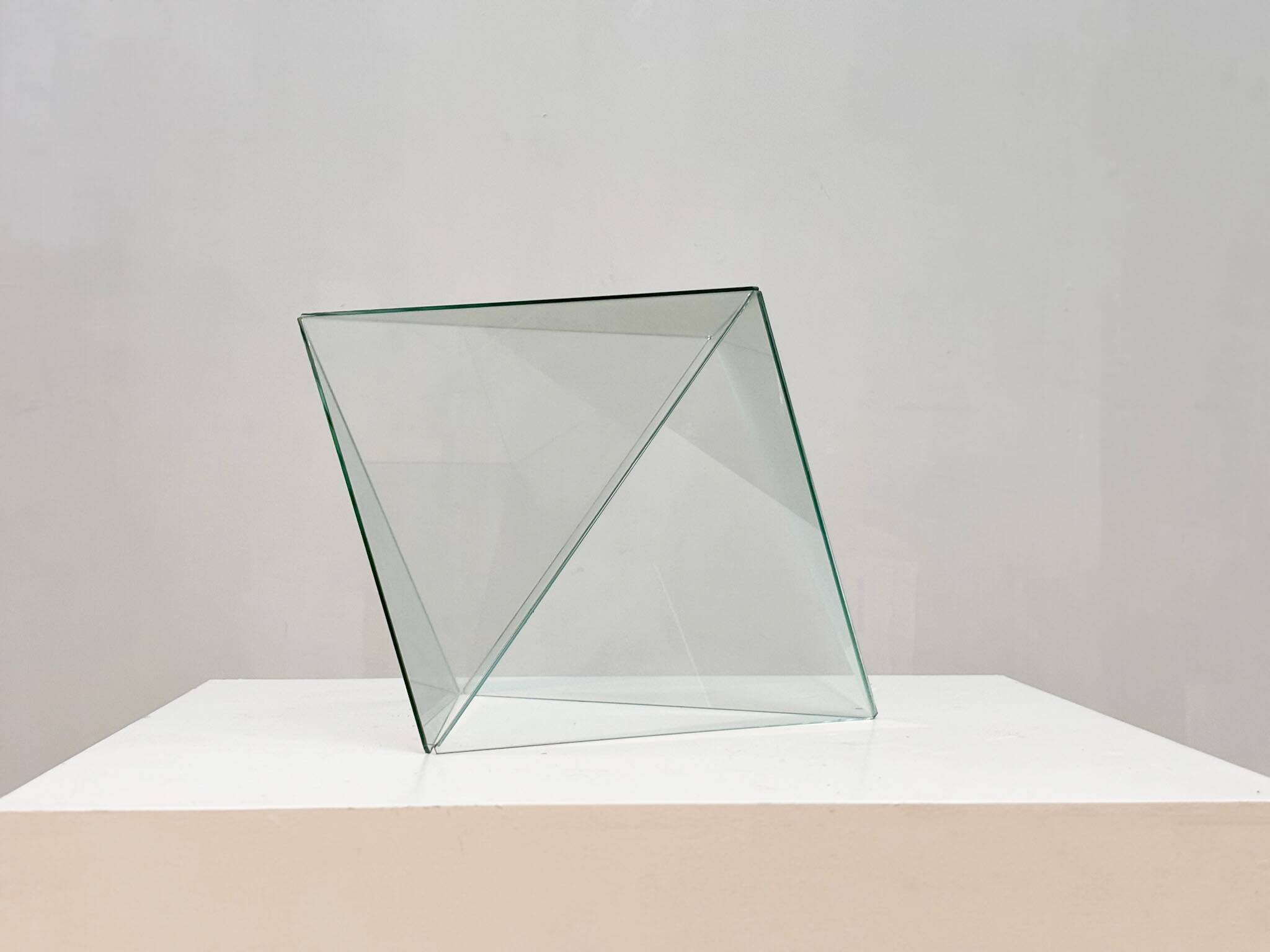 Table d'appoint ou table basse en verre