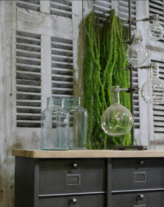 Industrial storage cabinet 12 strafor valve and solid oak top