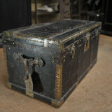 Old travel trunk 1900 "Snutsel" Lille
