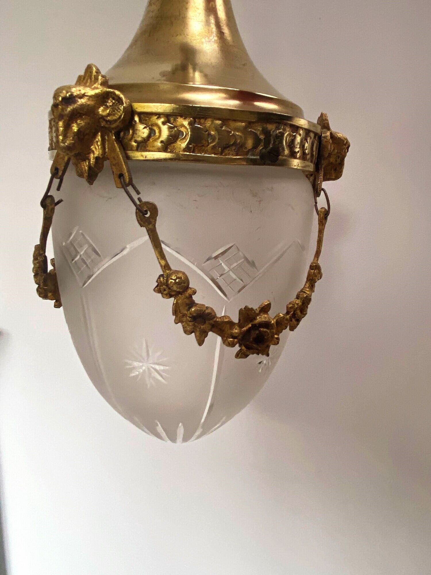 Suspension lamp in gilded bronze and frosted glass nineteenth century