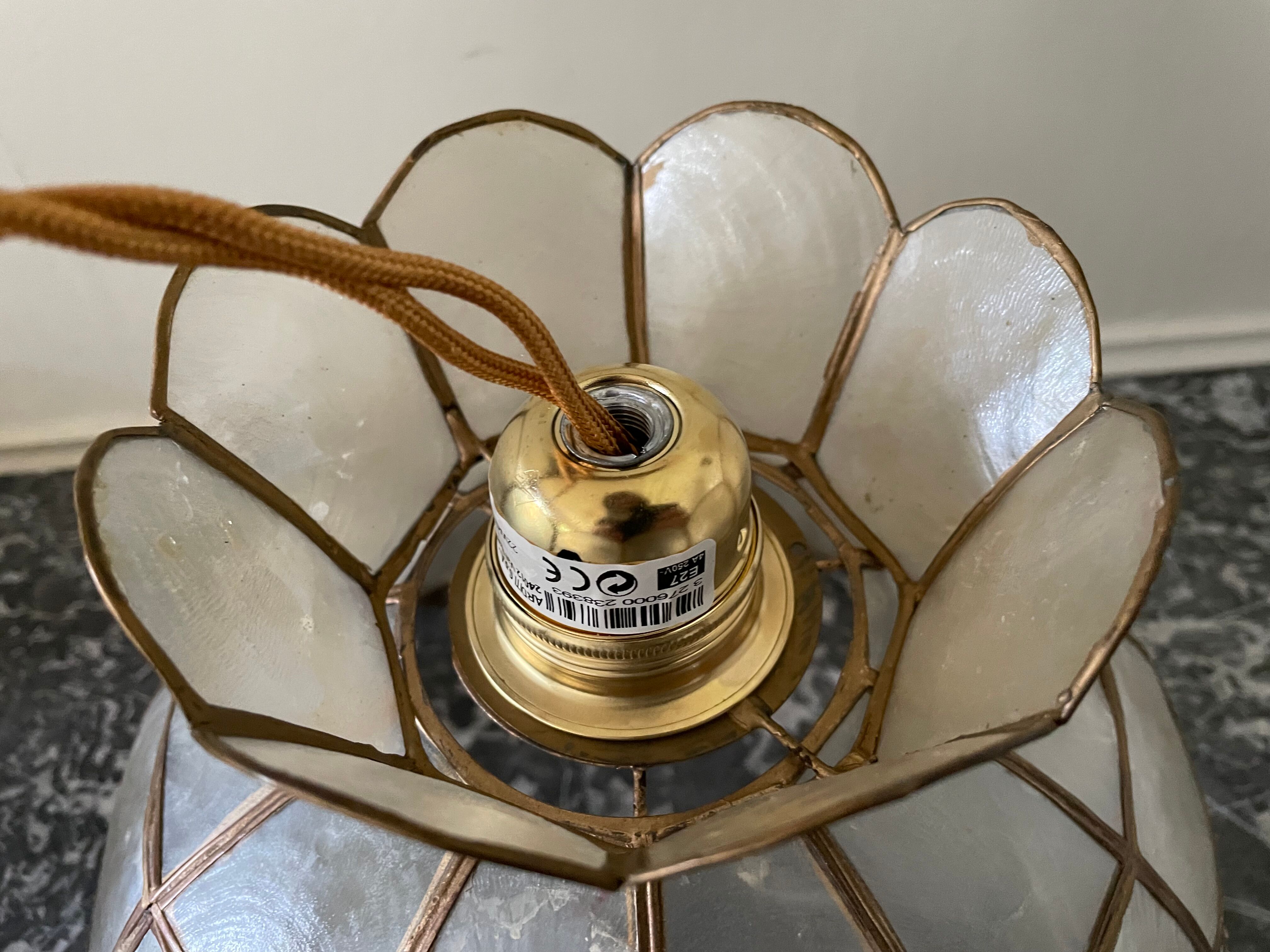 Suspension nacre et laiton