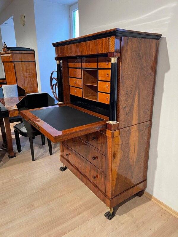 Biedermeier Secretary in Walnut and Maple, 1820
