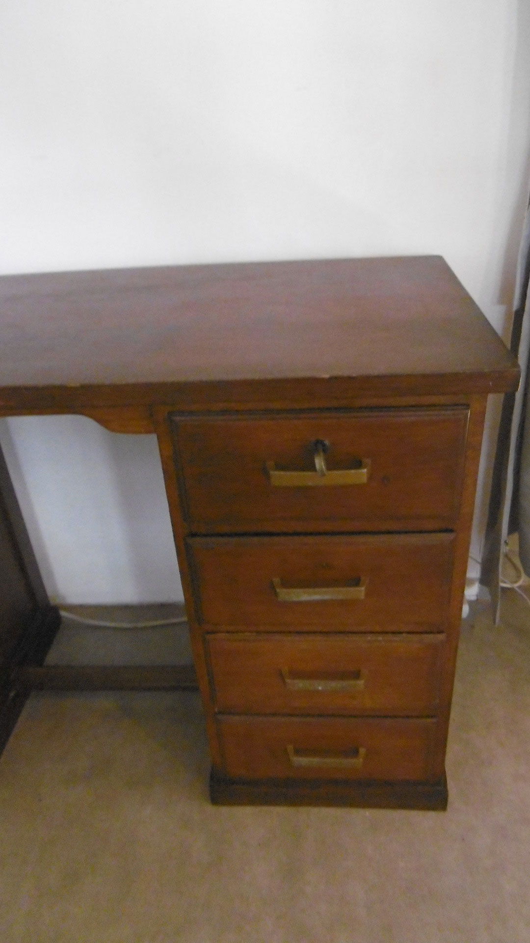 Former desk of postal administration 40/50