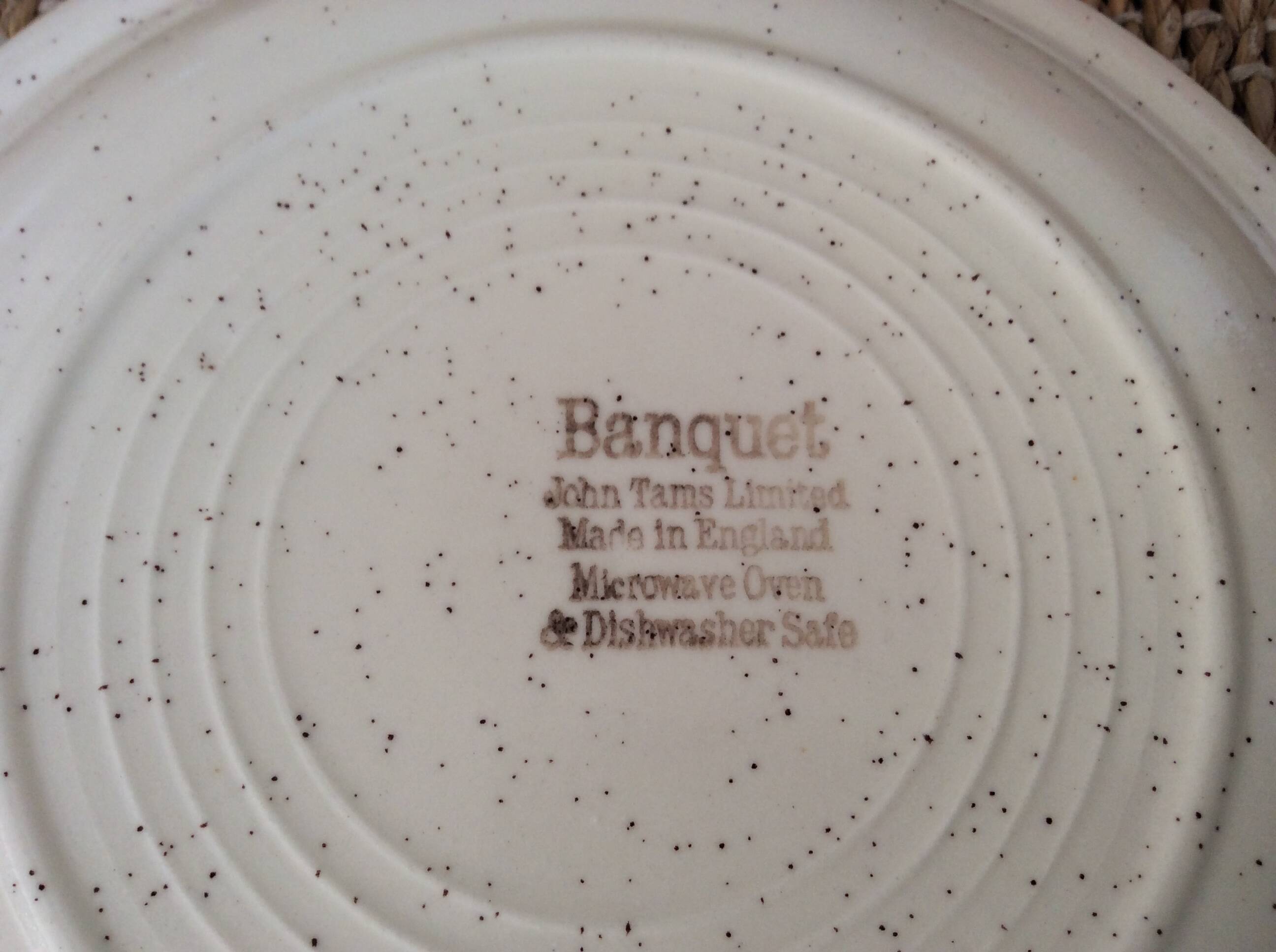 9 assiettes à dessert