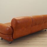 Red leather sofa, Italian design, 1970s, production: Italy