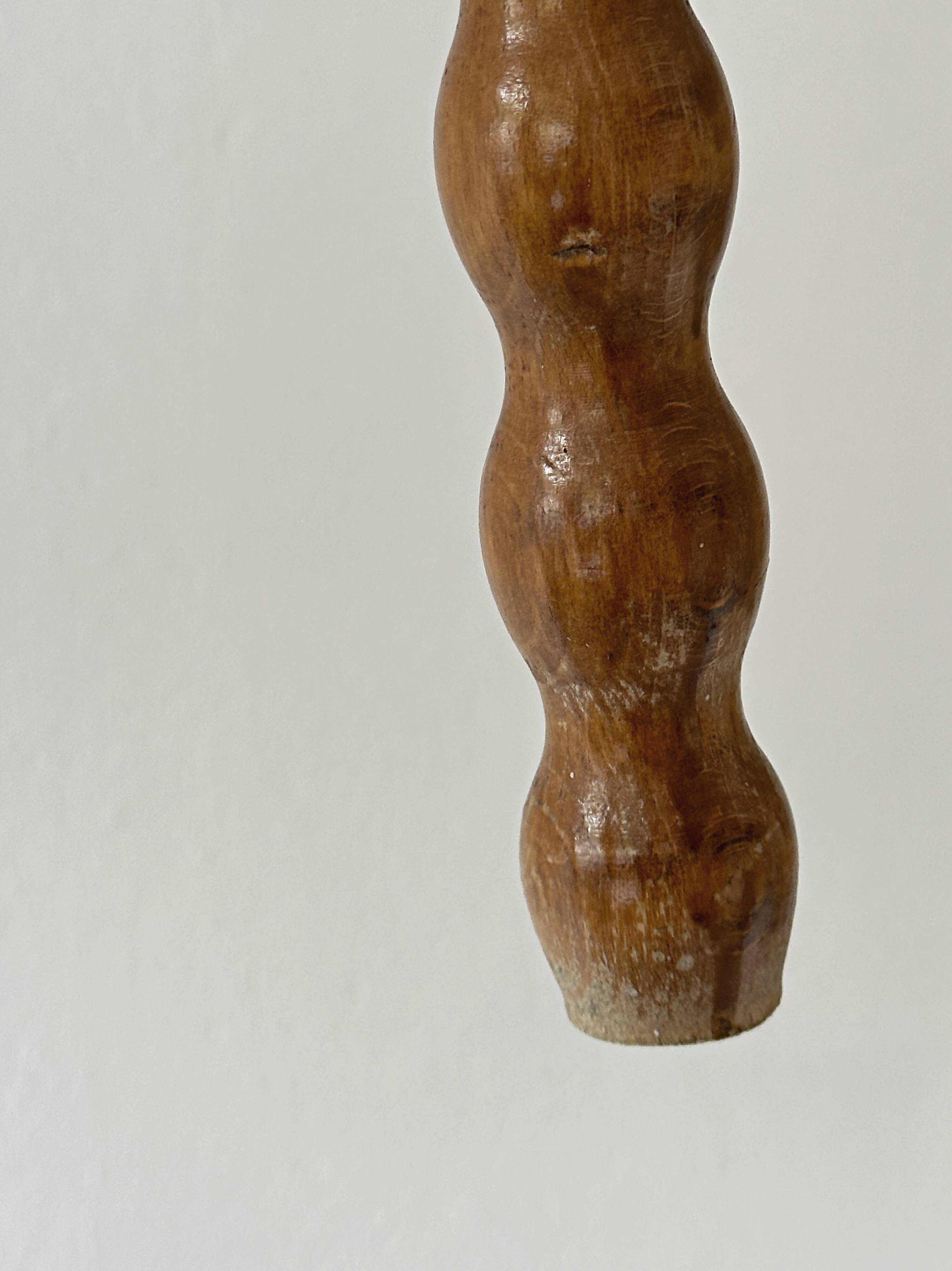 Tabouret tripode ancien, bois tourné