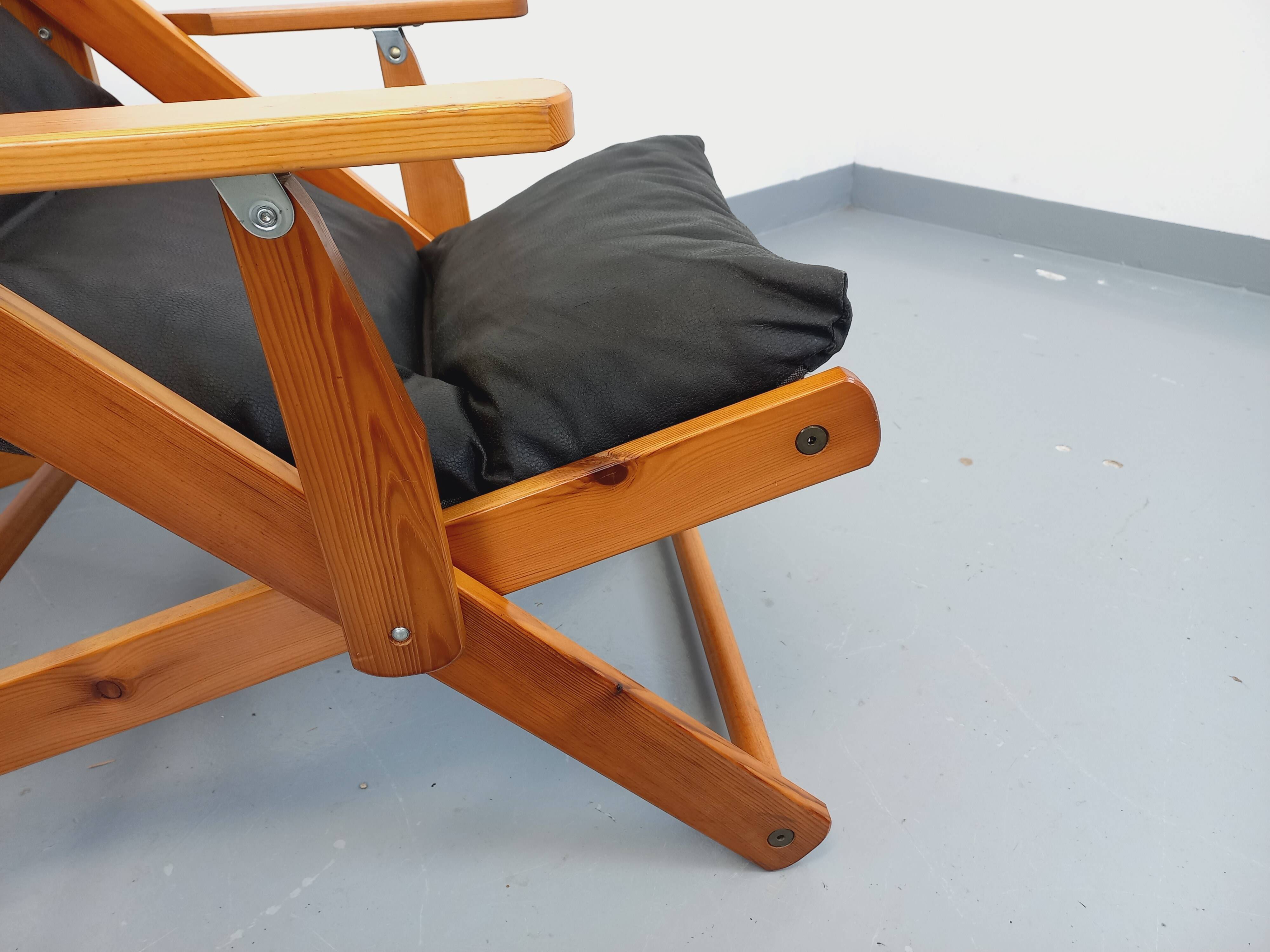 Vintage adjustable folding chaise longue armchair in pine and faux leather