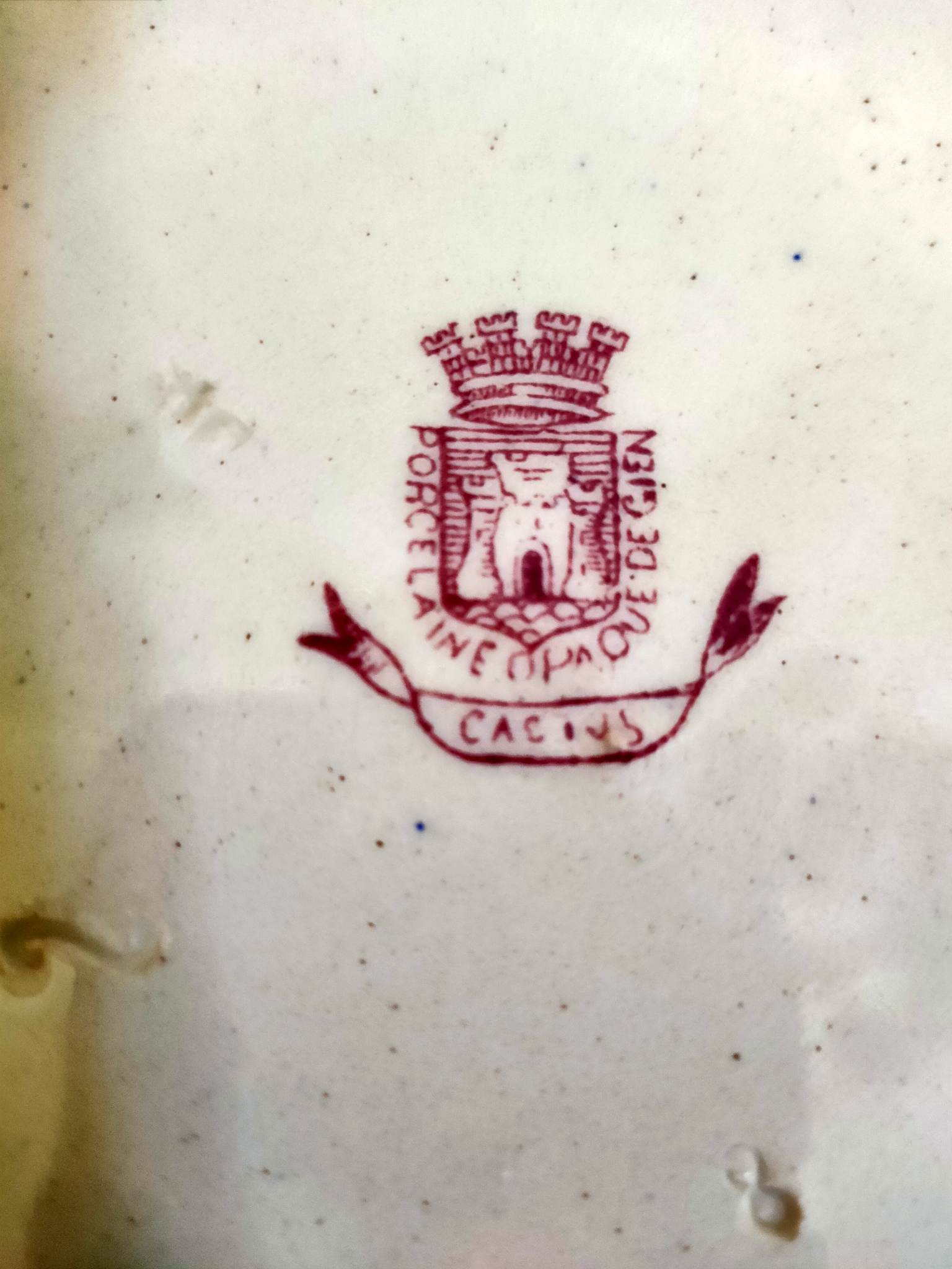 Earthenware tureen of Gien decoration Cactus