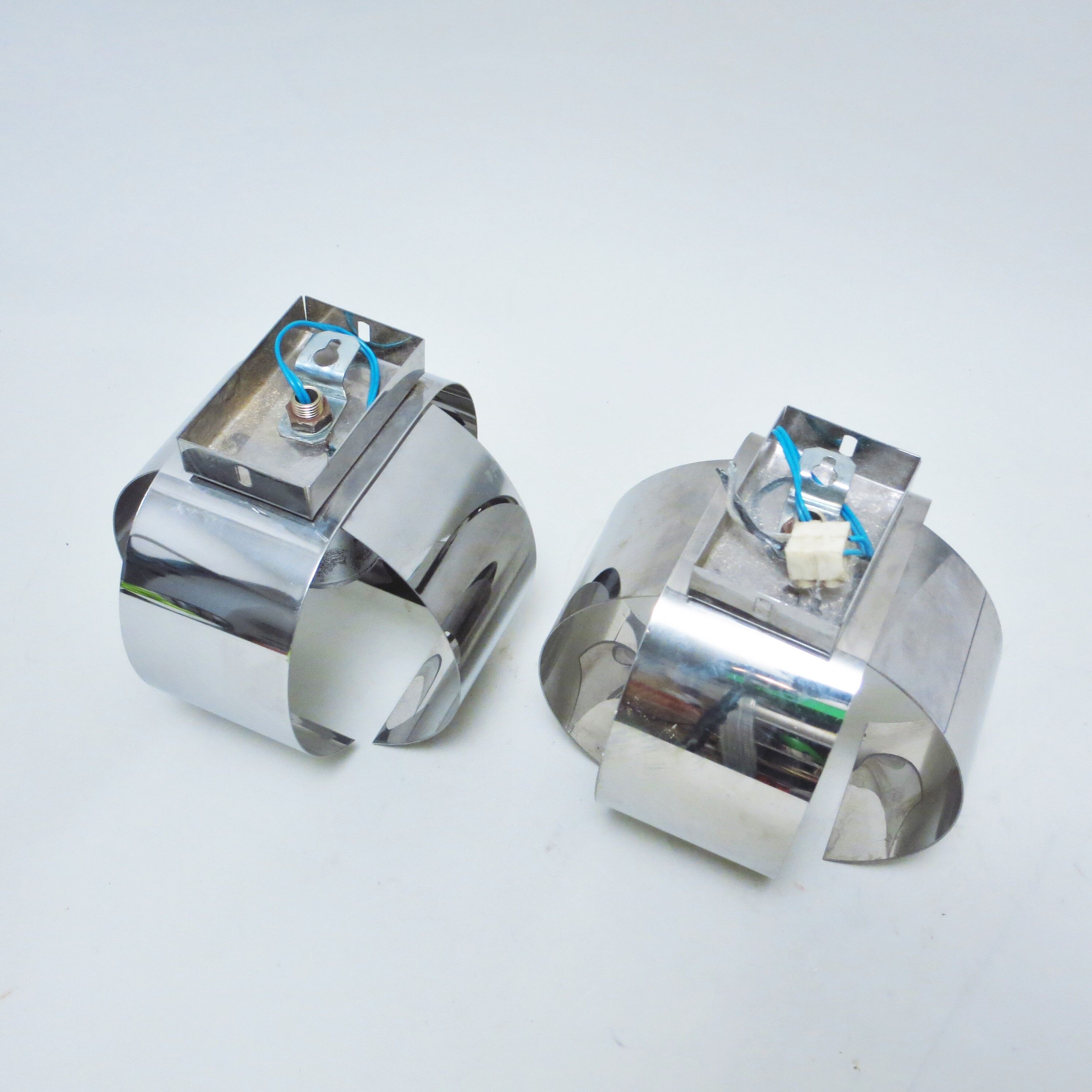 Pair of chrome sconces 70