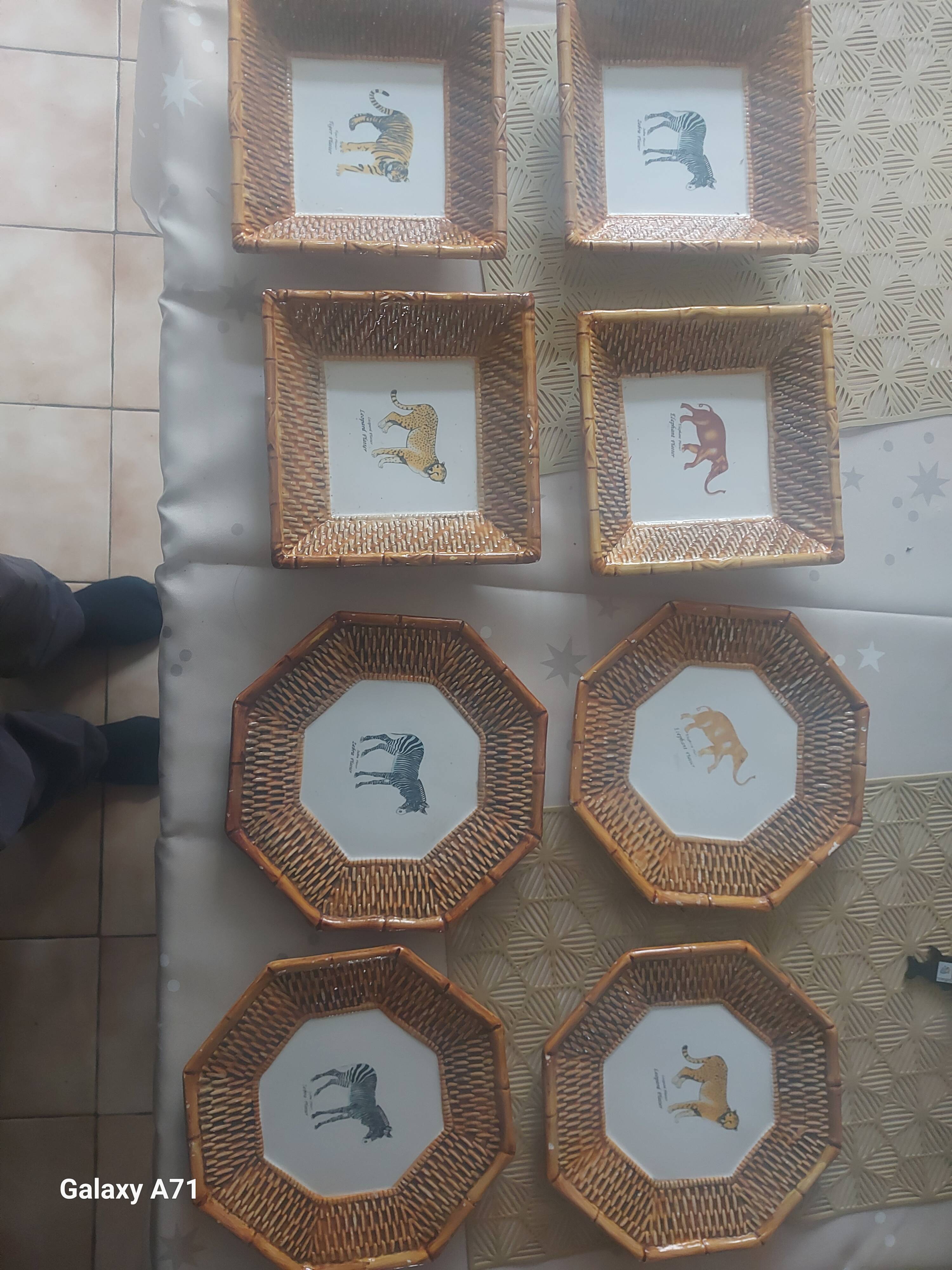 Lot de 8 assiettes de la savane