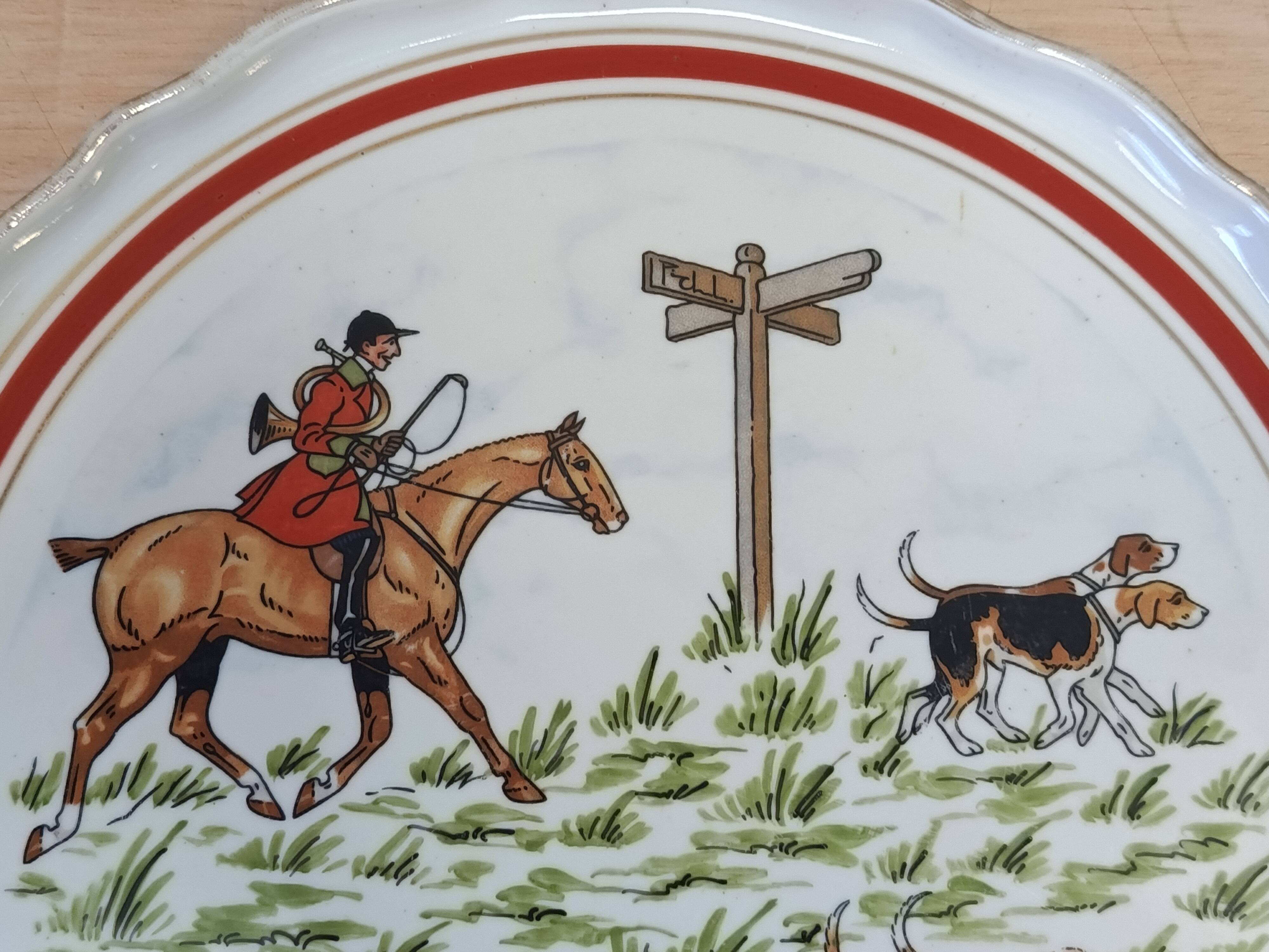 Large serving dish, Couleuvre porcelain, Hunting, Pierre Chambry