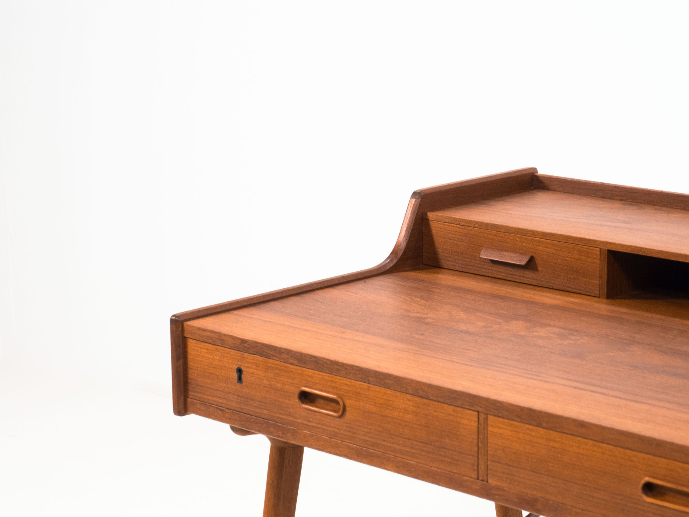 ‘model 56’ free standing teak desk by Arne Wahl Iversen for Vinde Møbelfabrik