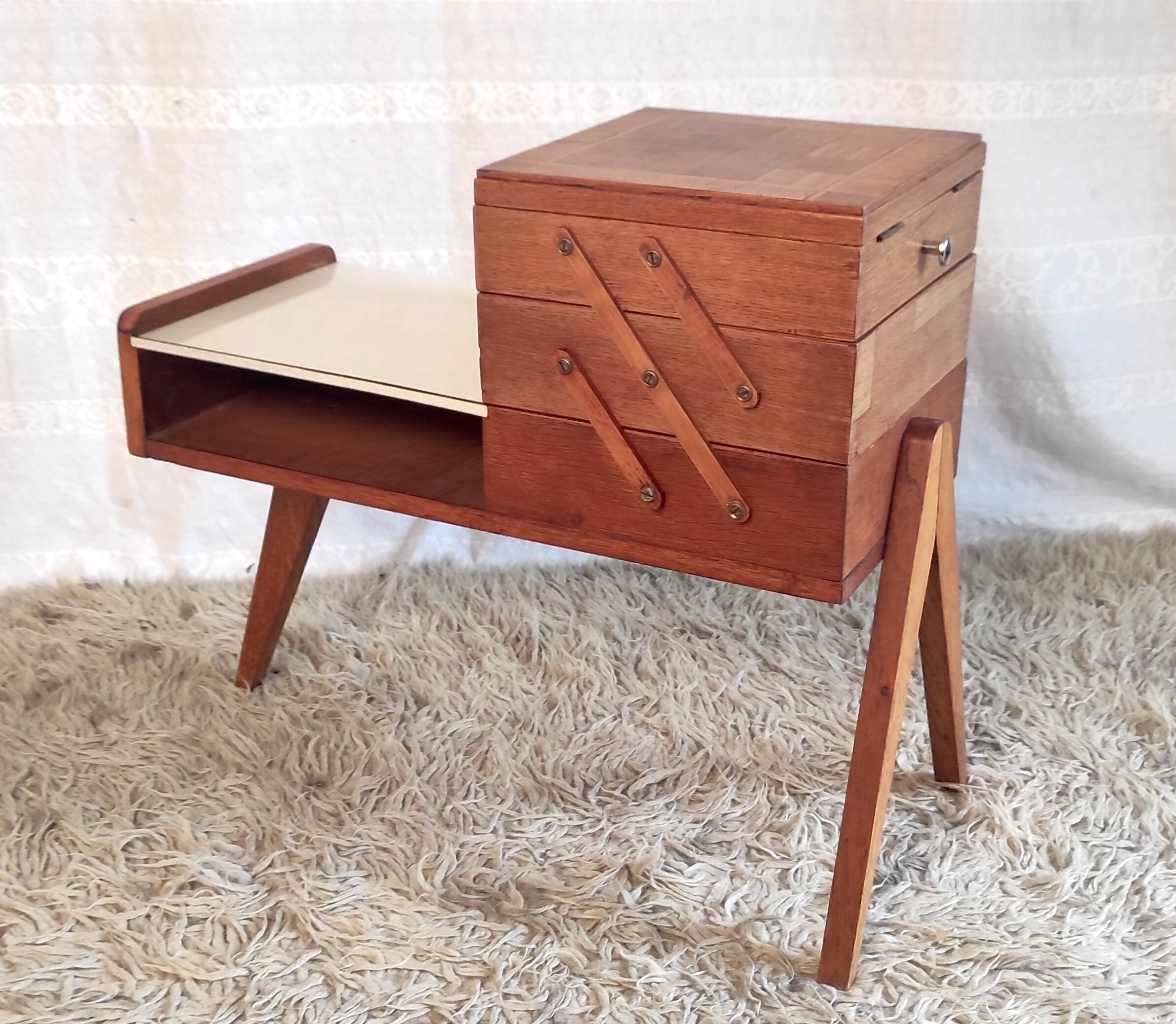 Oak tripod worker - 50s/60s