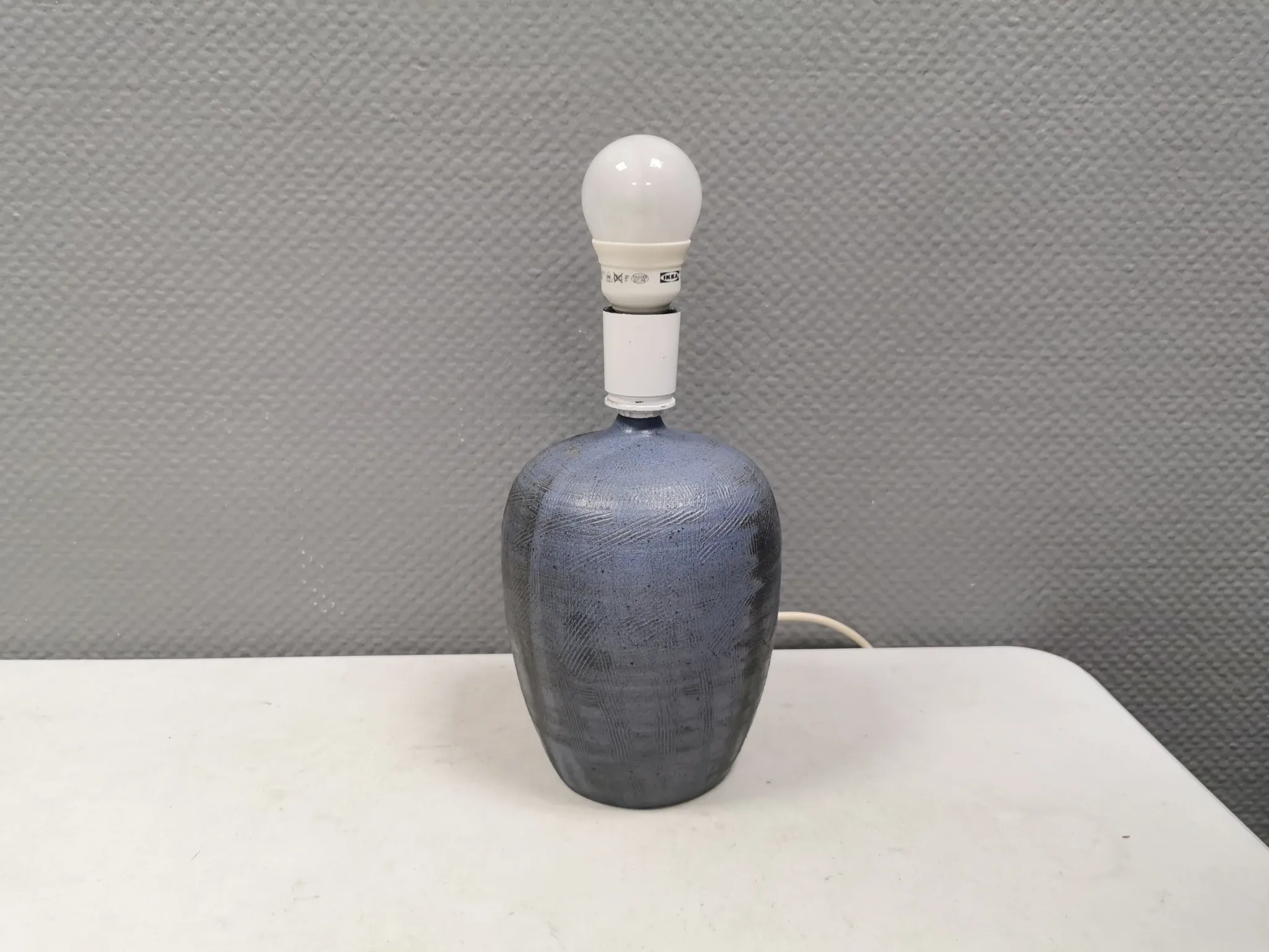 Ceramic table lamp