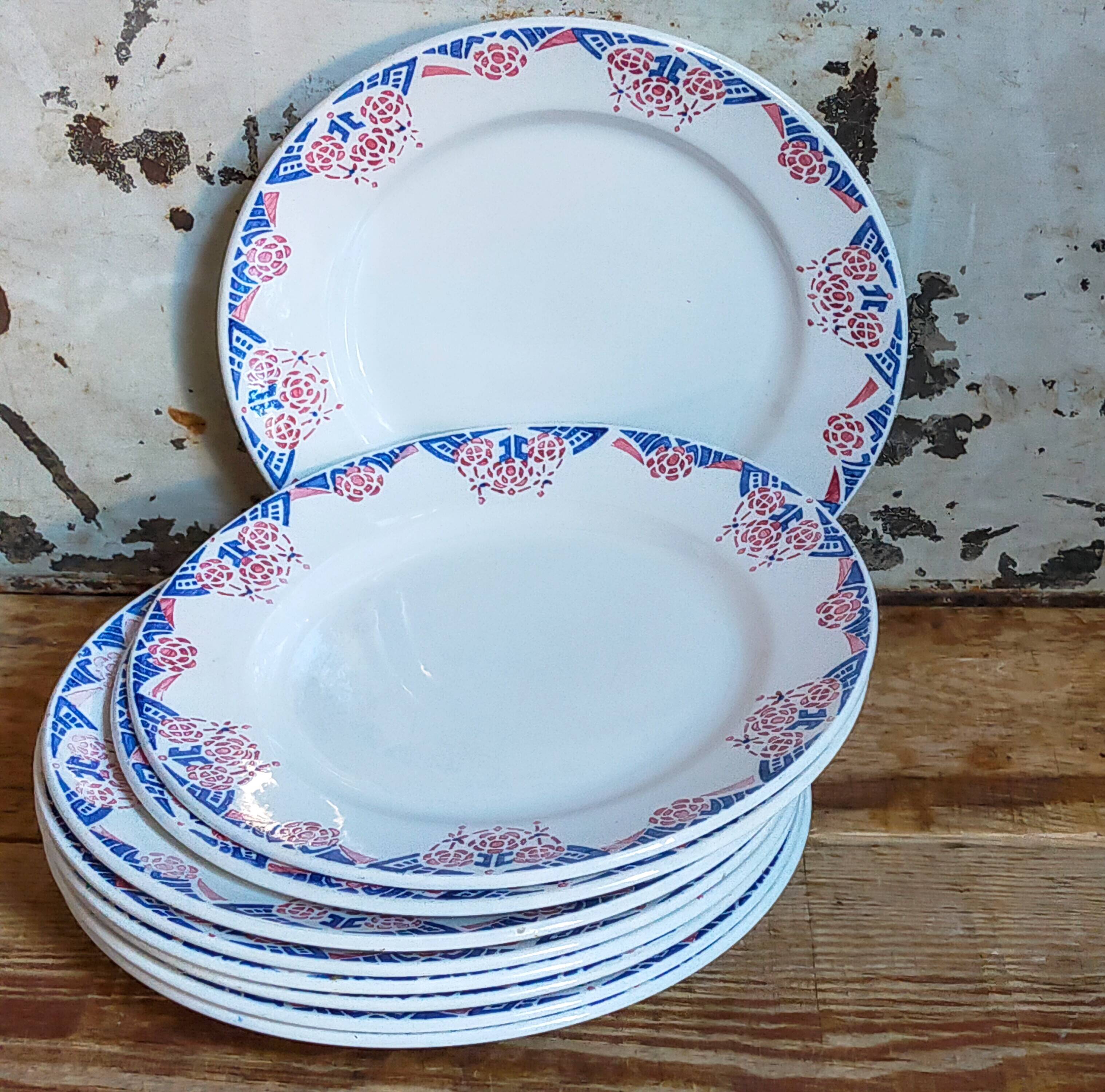 Nine Sarreguemines earthenware dessert plates, Brunoy service, 1940s