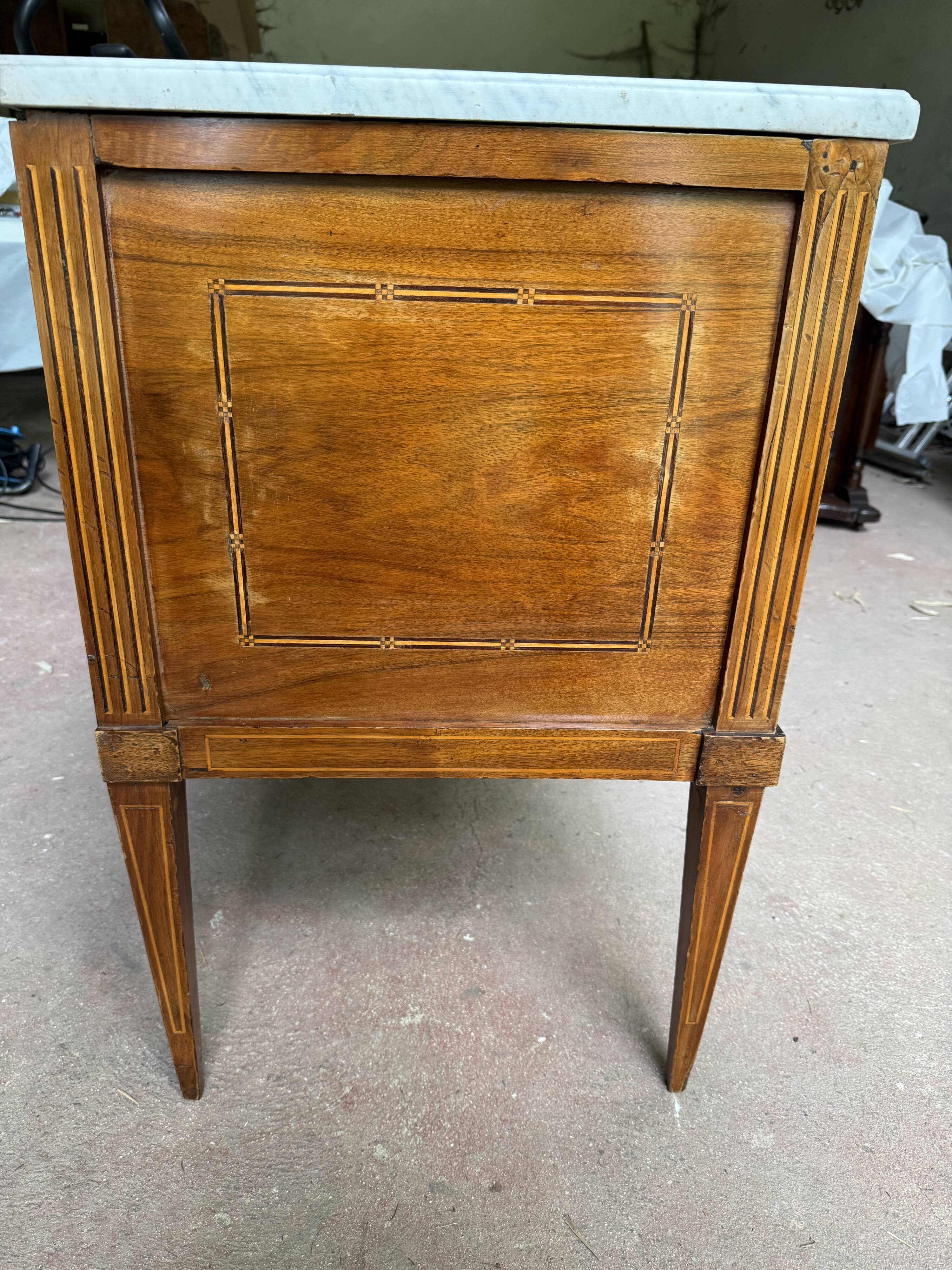 Louis XVI chest of drawers