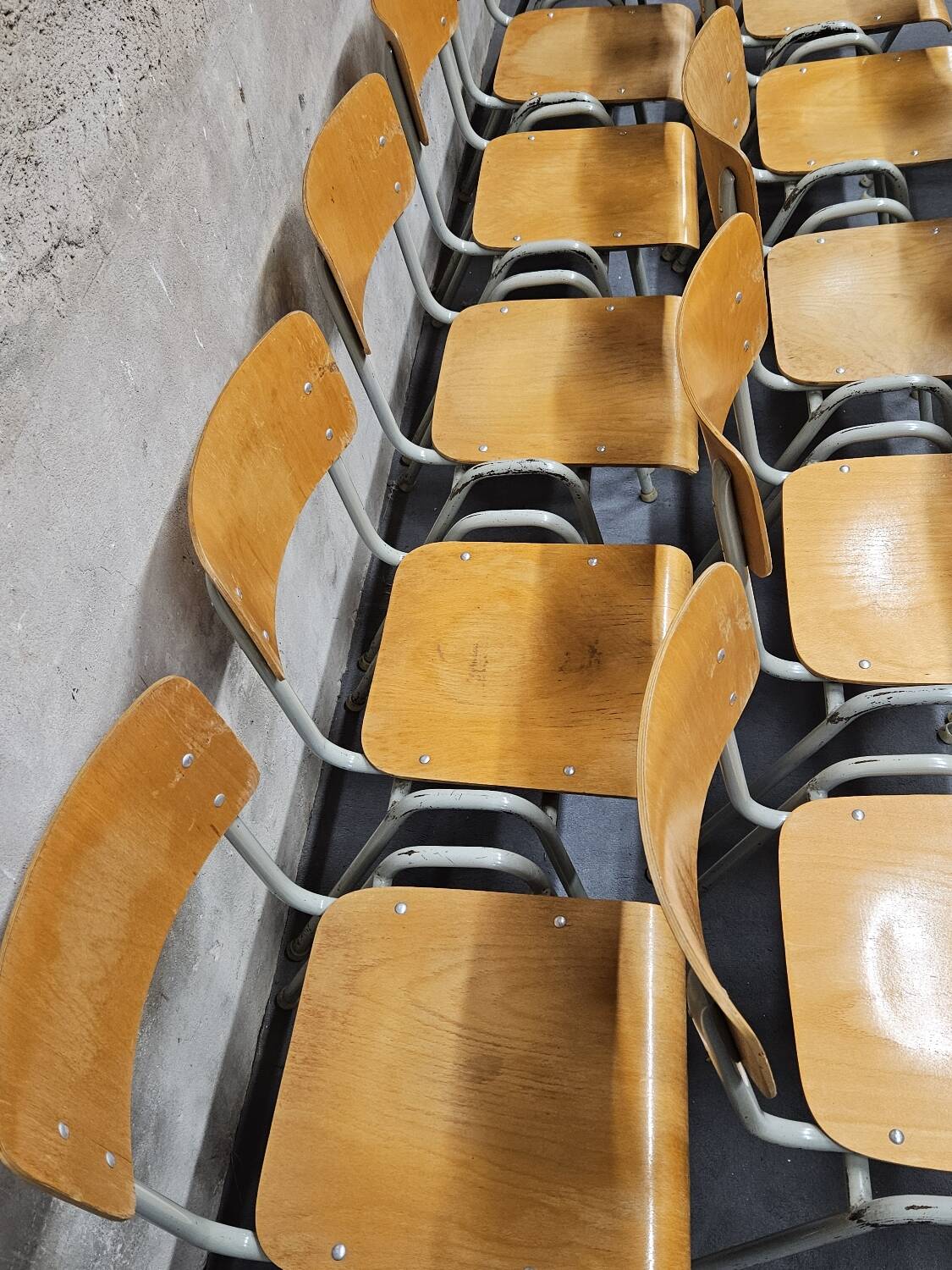 Lot of 18 vintage stackable bistro chairs 1970