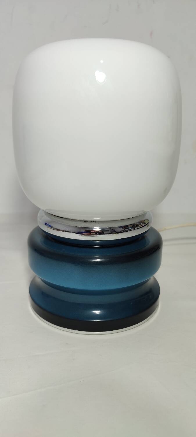 Lámpara de mesa metálica. España, 1960s.