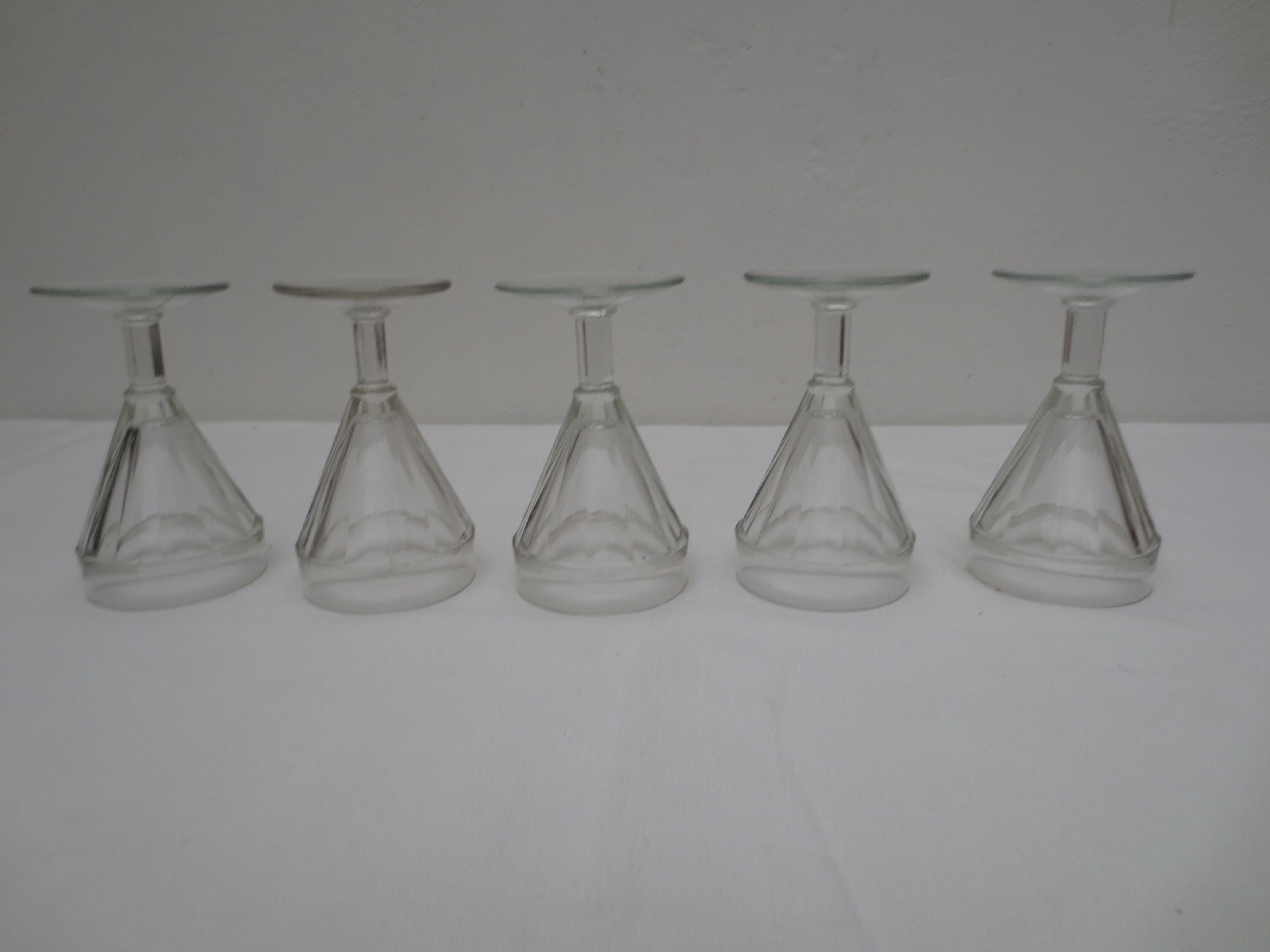 Lot de 5 verres à vin bistrot des années  50