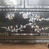 Armoire chinoise ancienne laquée noire