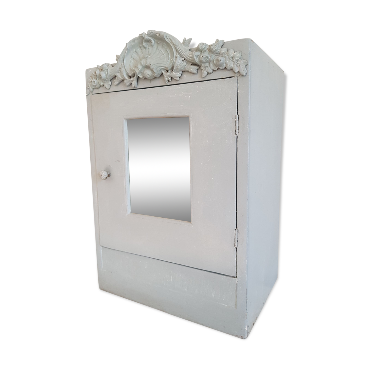 Former medicine cabinet