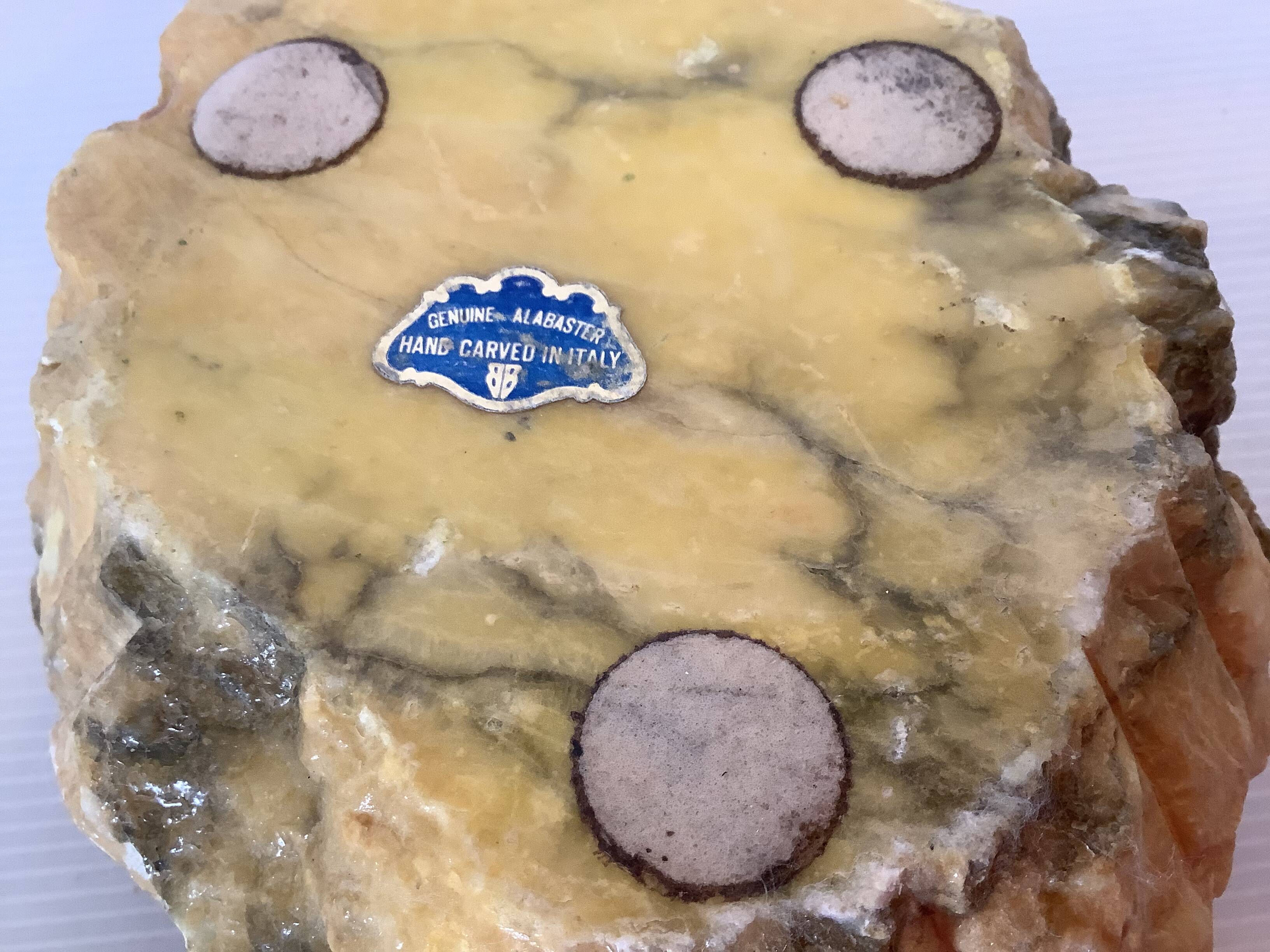 Empty alabaster ashtray pocket Italy