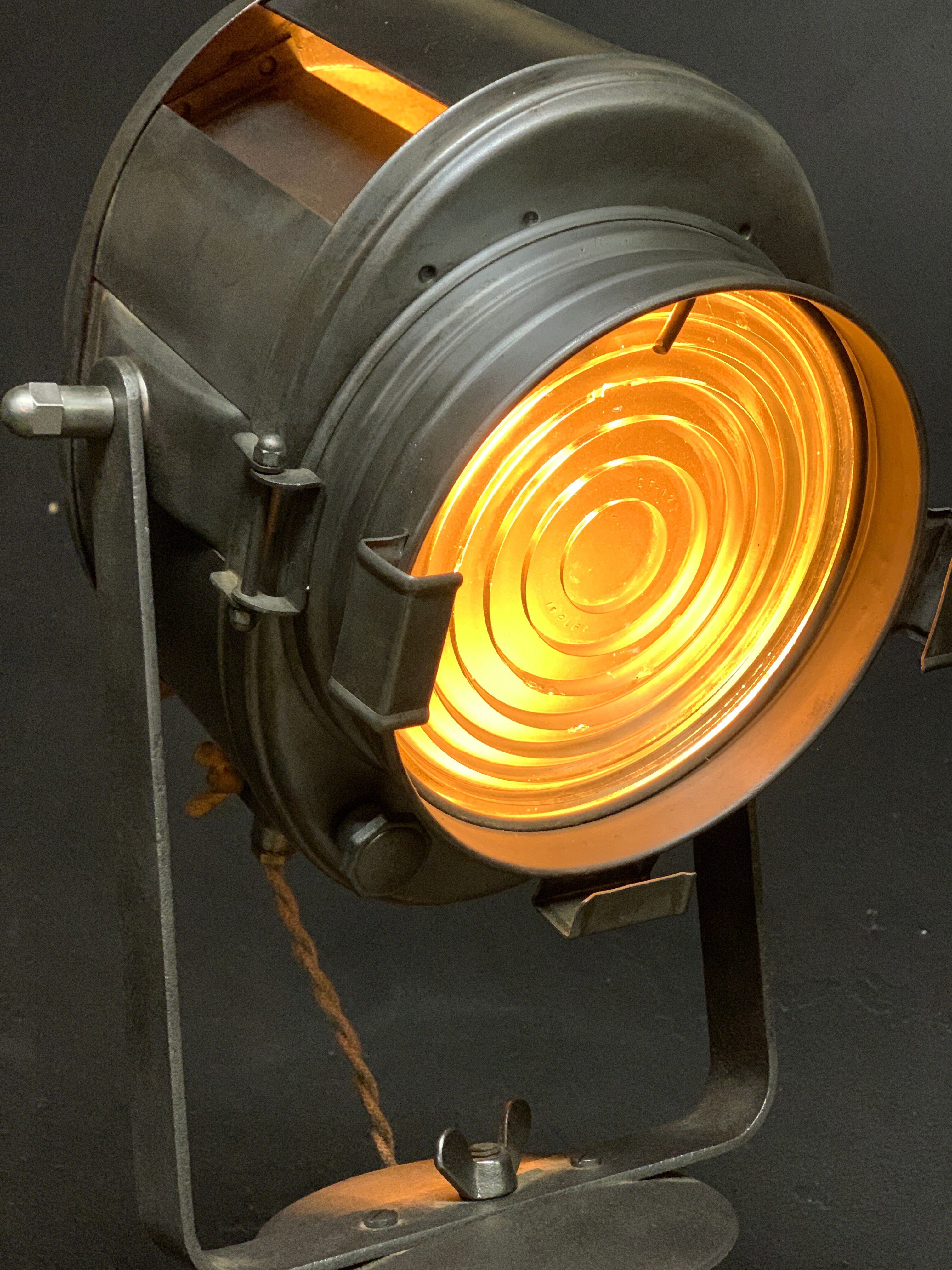 Projector A.E Cremer Paris 500 W 1940