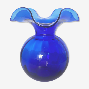 Vase en verre bleu