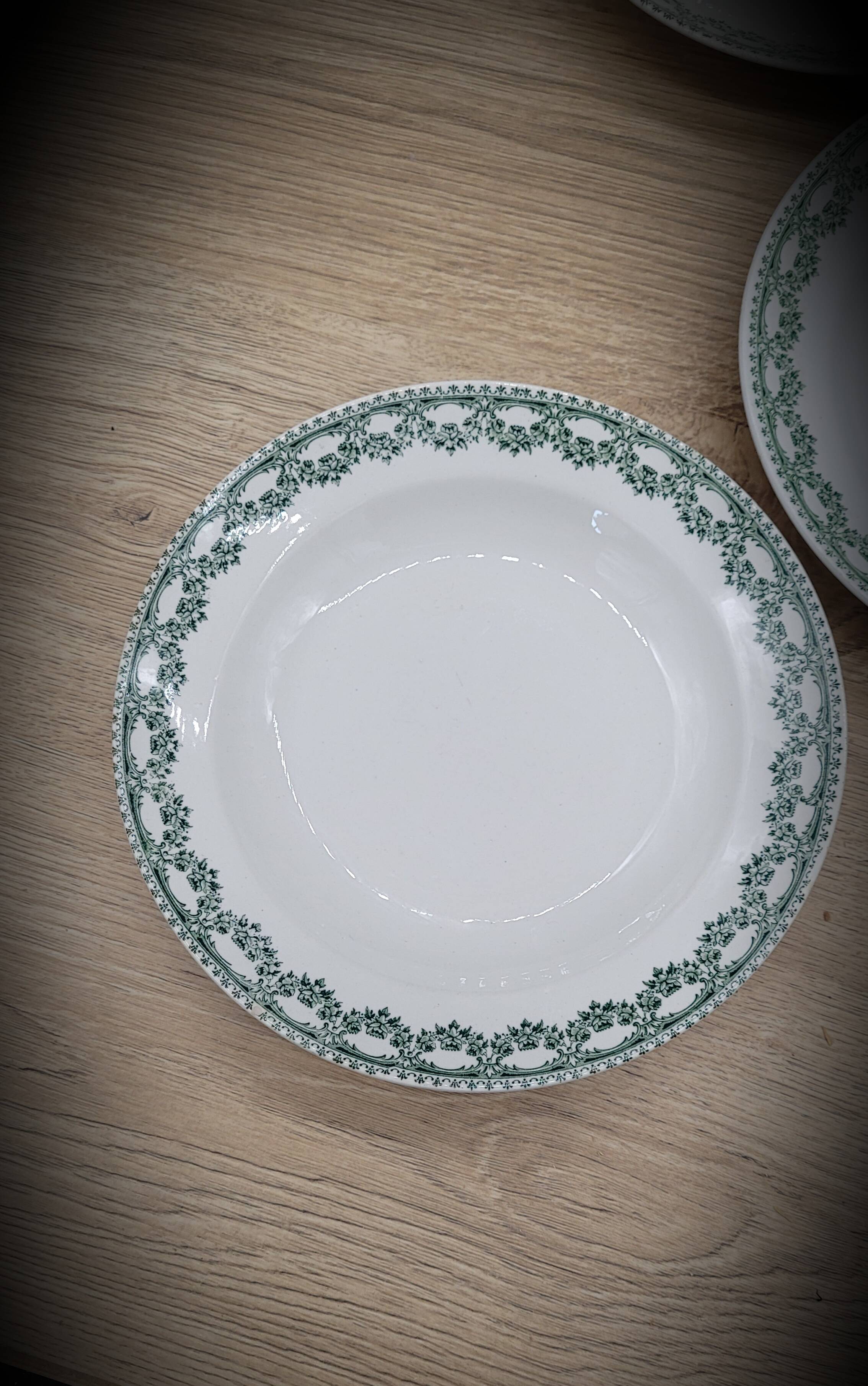 Set of 6 Carlotta Boch plates