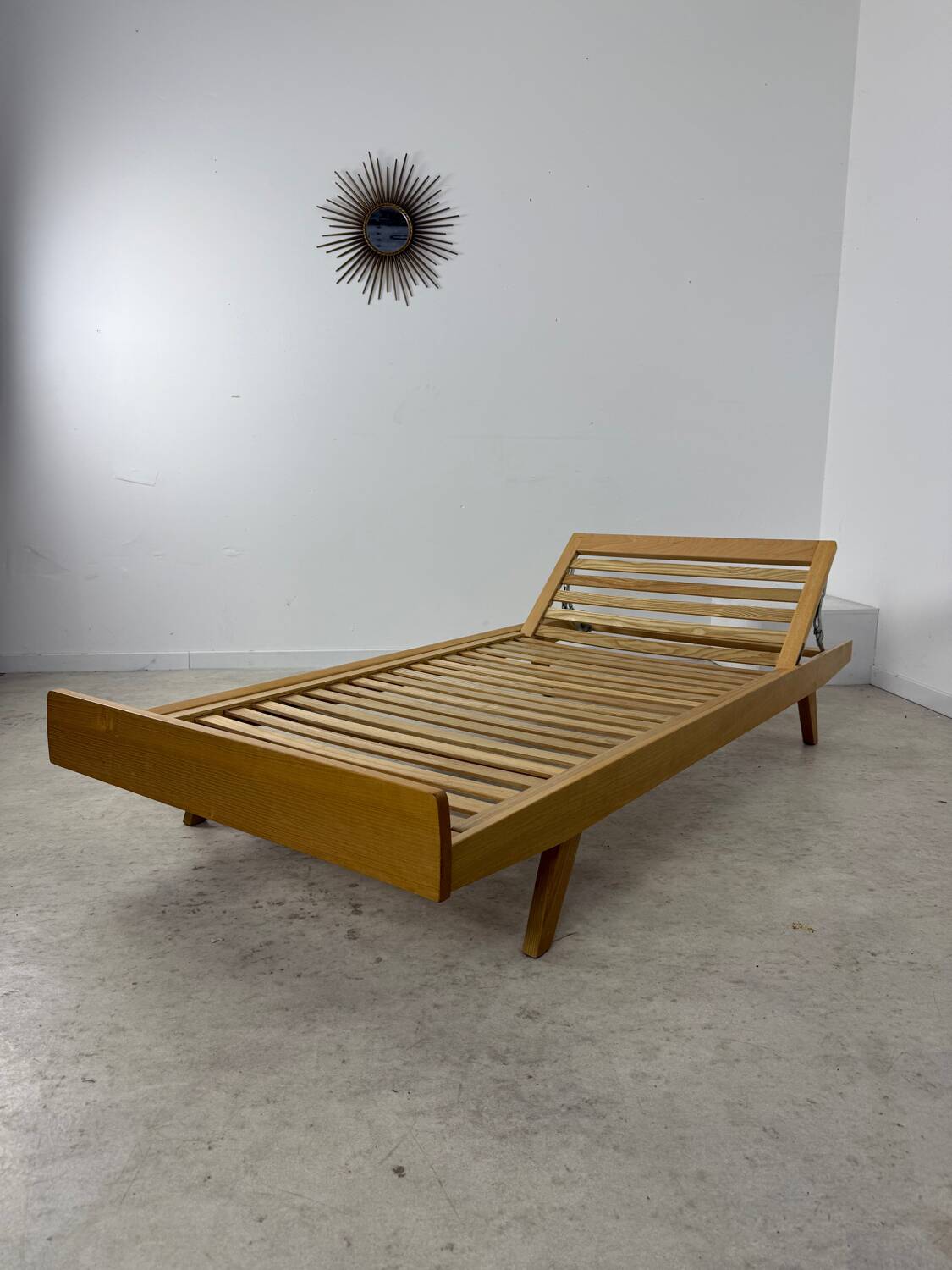 Ancienne banquette Daybed / lit réglable en bois design Holma vintage années 60
