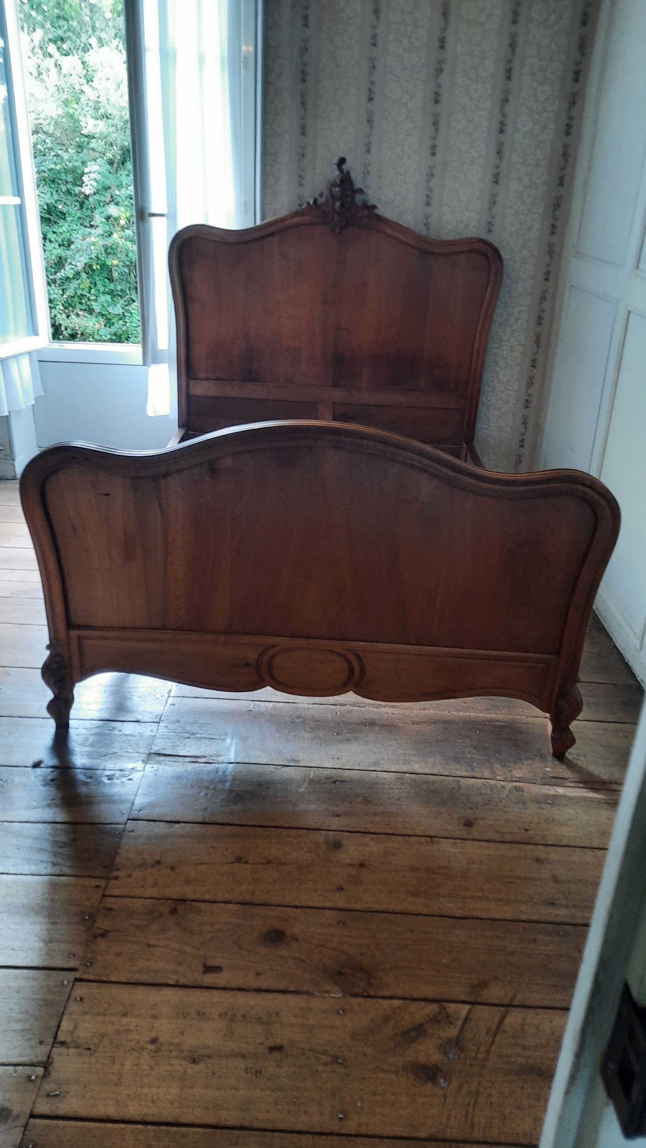 Bed style Louis XV rocaille