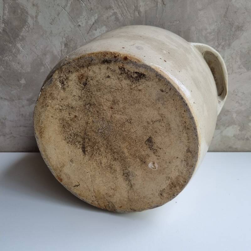 Large stoneware pot