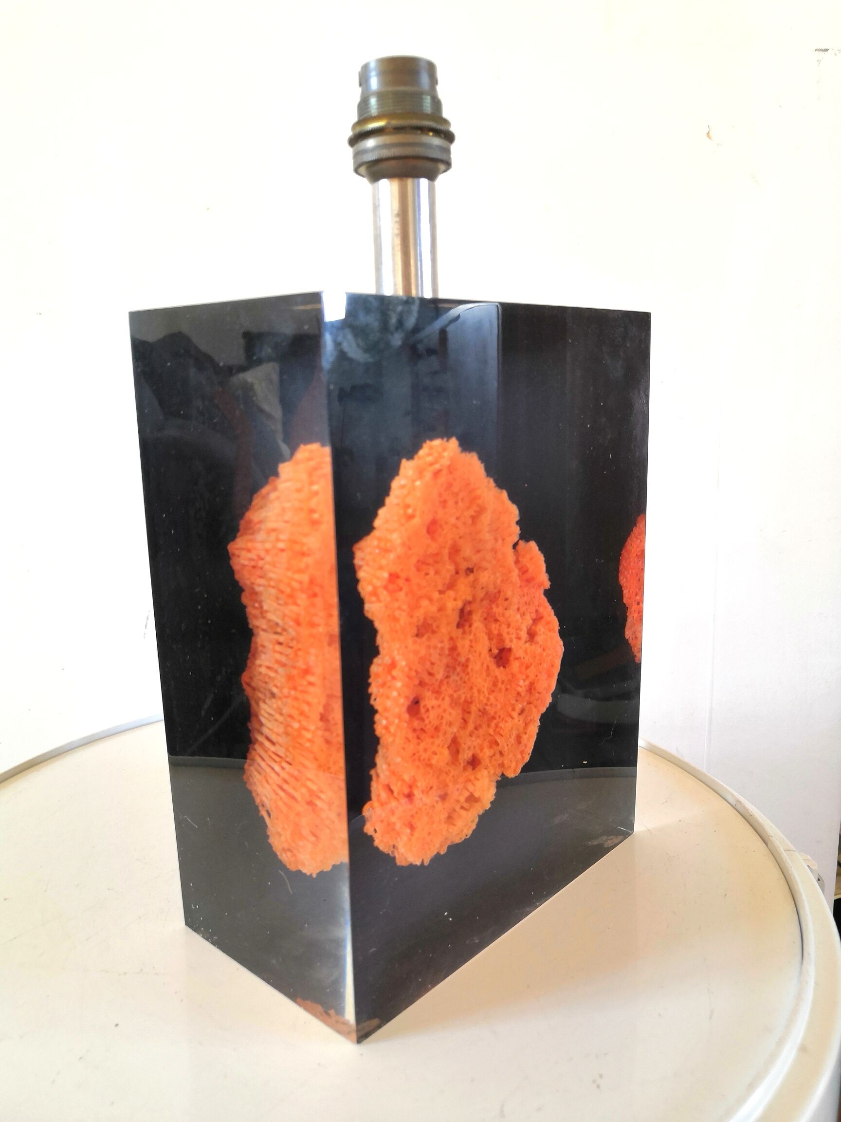 Resin lamp inclusion coral red design 70s