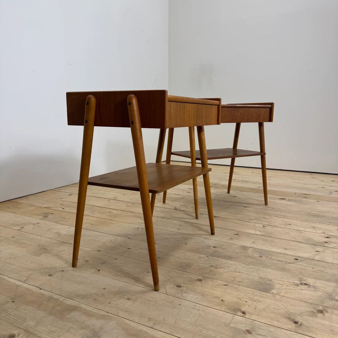 Paire de tables de chevet en teck par AB Carlström, 1960