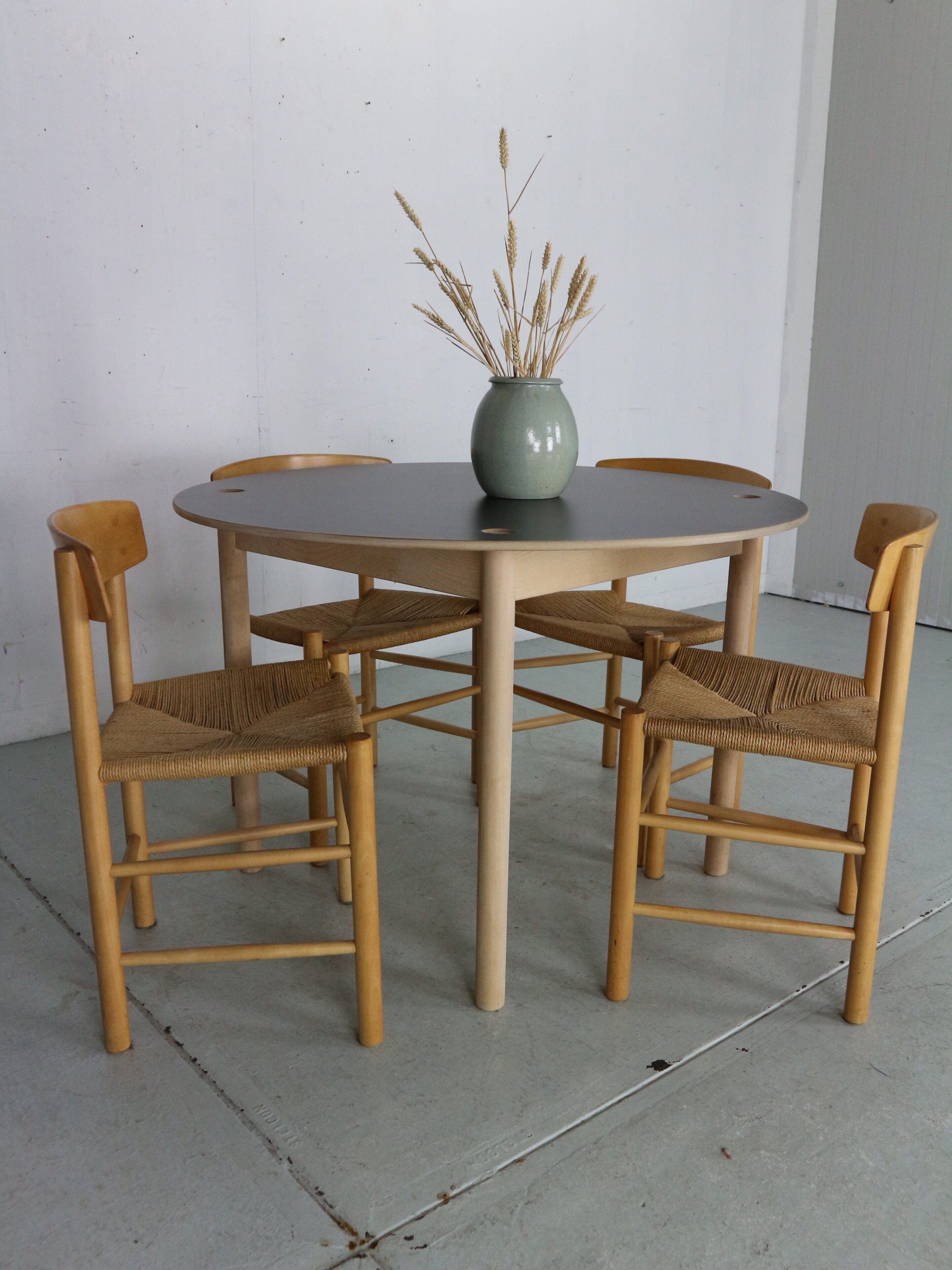 FDB Møbler Table φ700 FDB Møbler Table φ700 C44 - Dining table - Oak - 80 x 120