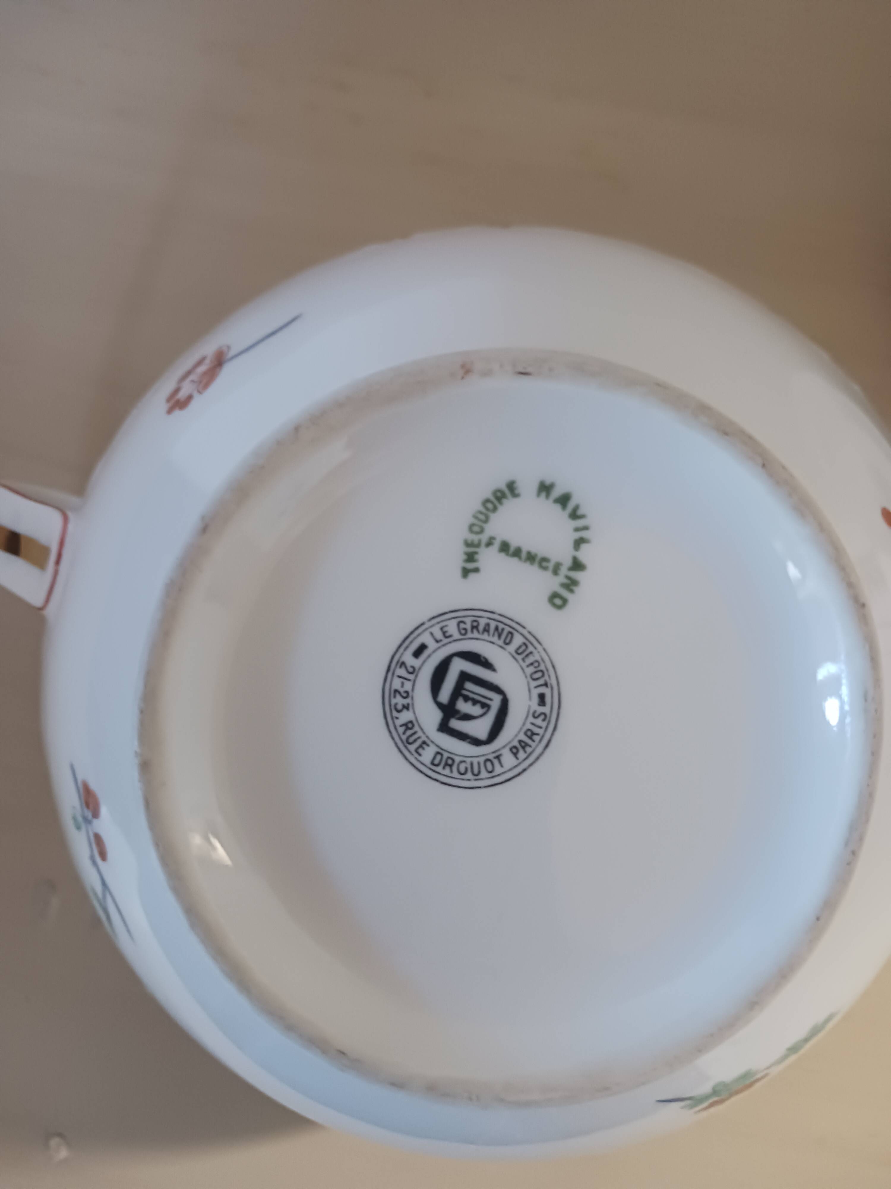 Sucrier en porcelaine Théodore Haviland Paris .
