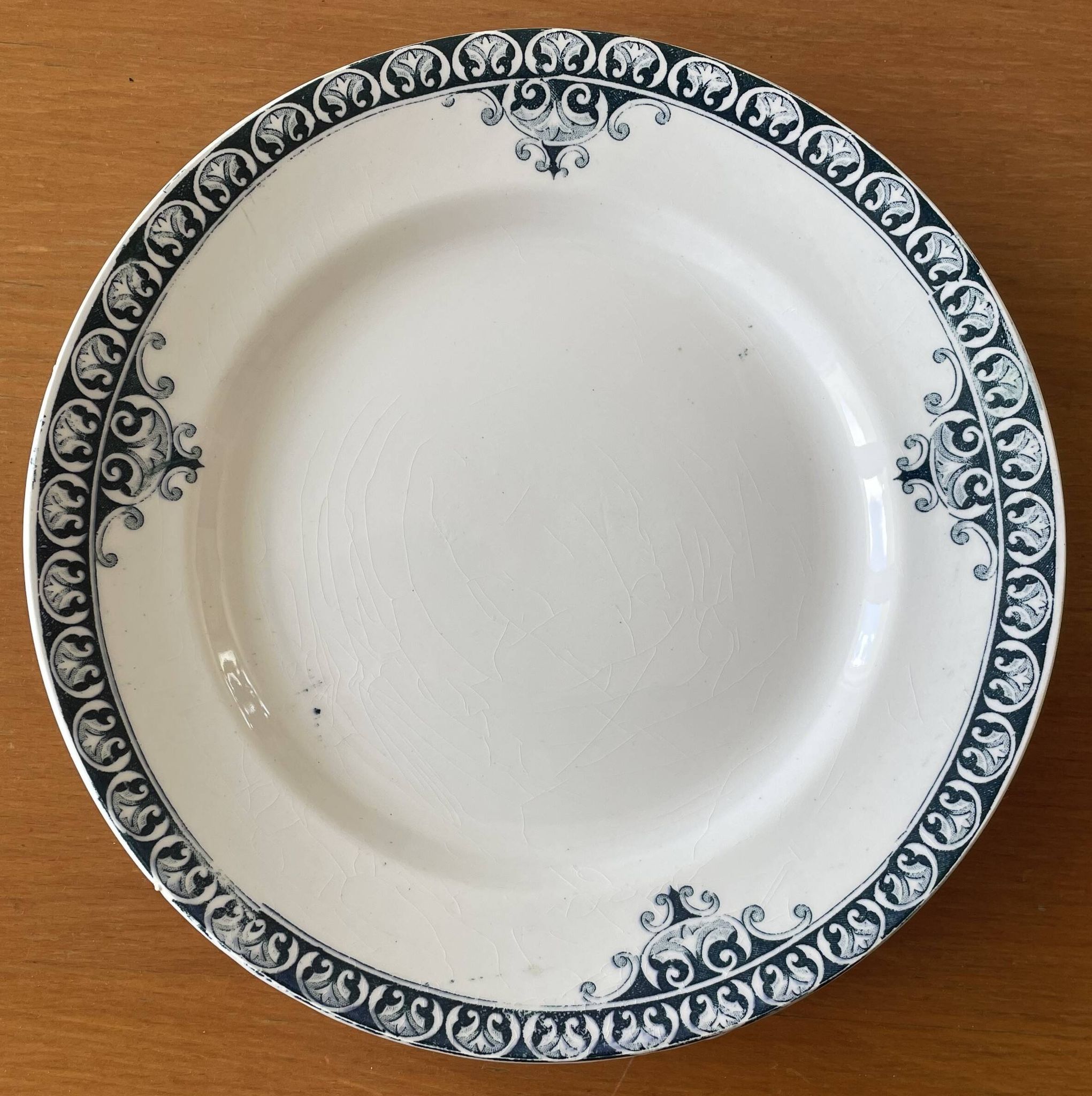 6 antique dessert plates in Saint-Amand earthenware (Nord)