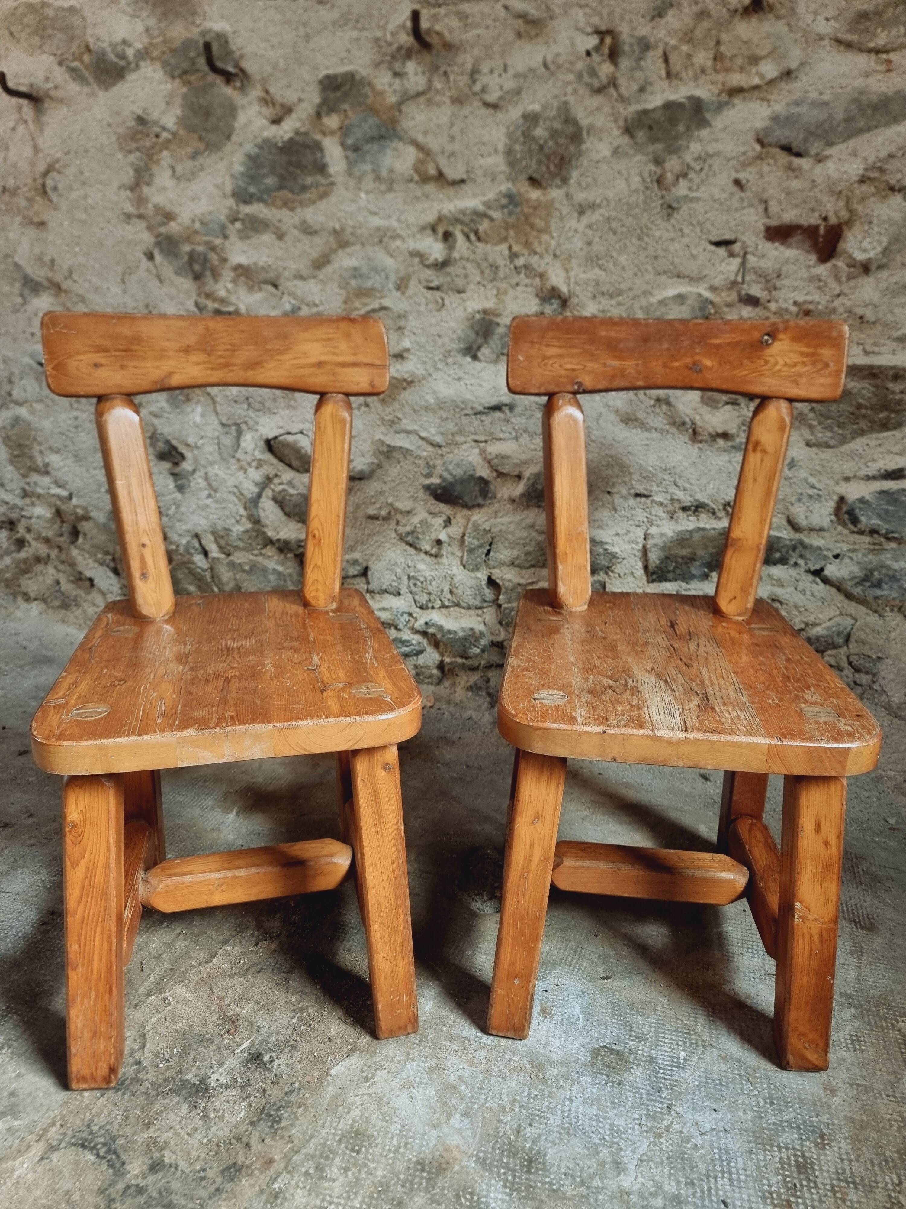 Pair of Canadian Brutalist Pine Chairs – Rustic Design from the 1970s