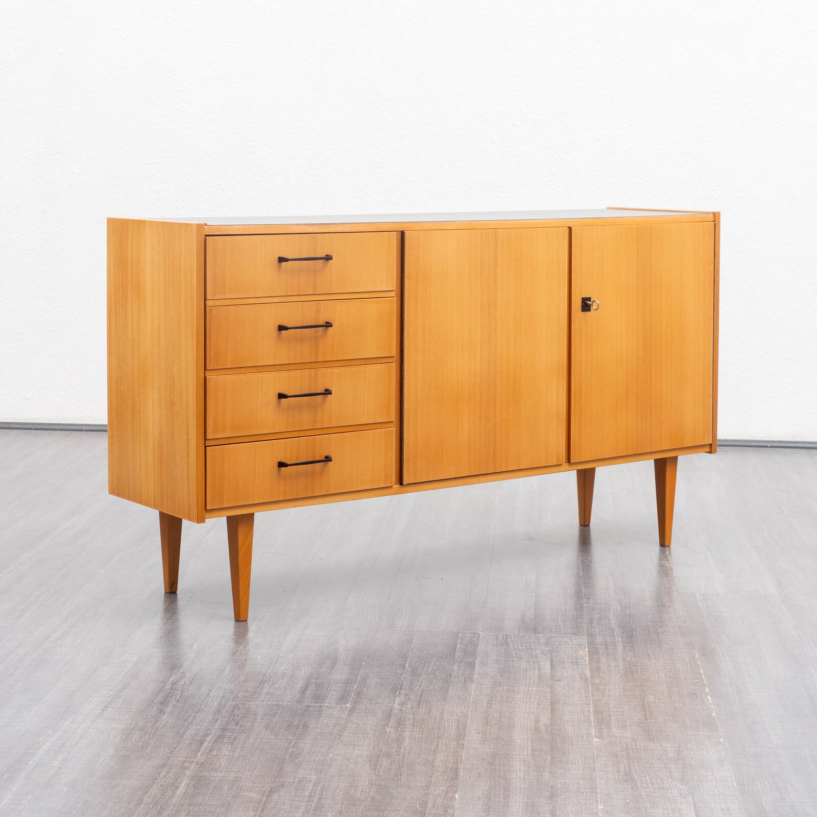 Enfilade années 60, frêne, restaurée, 135cm