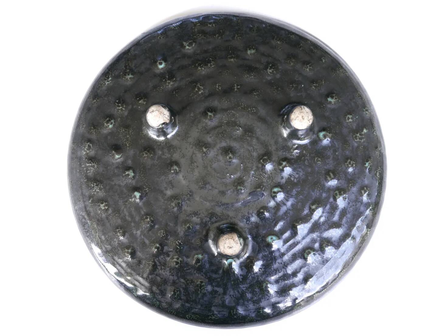 Round Accolay plate in black ceramic, 1960s centrepiece.