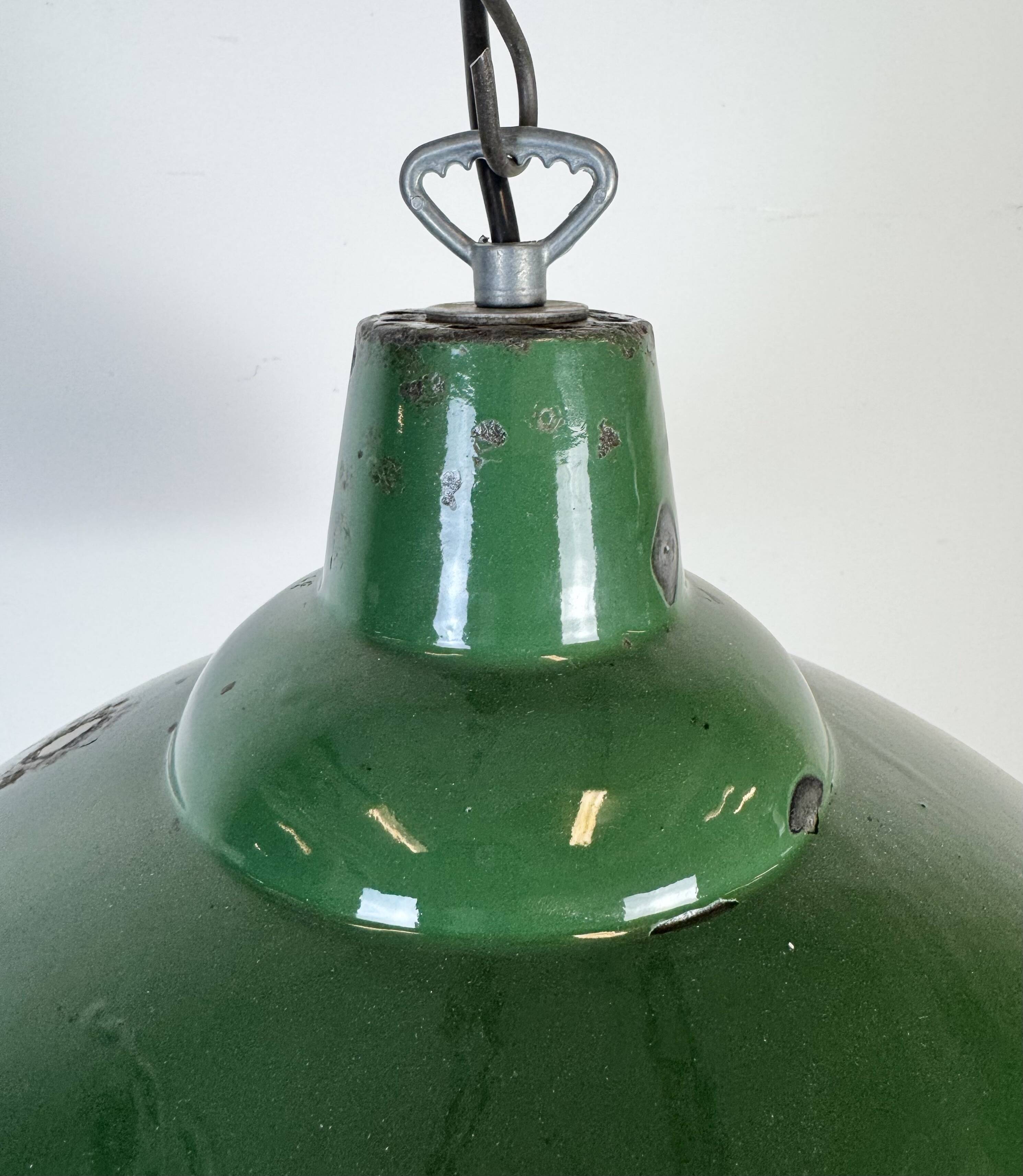 Industrial British Green Enamel Factory Pendant Lamp, 1960s