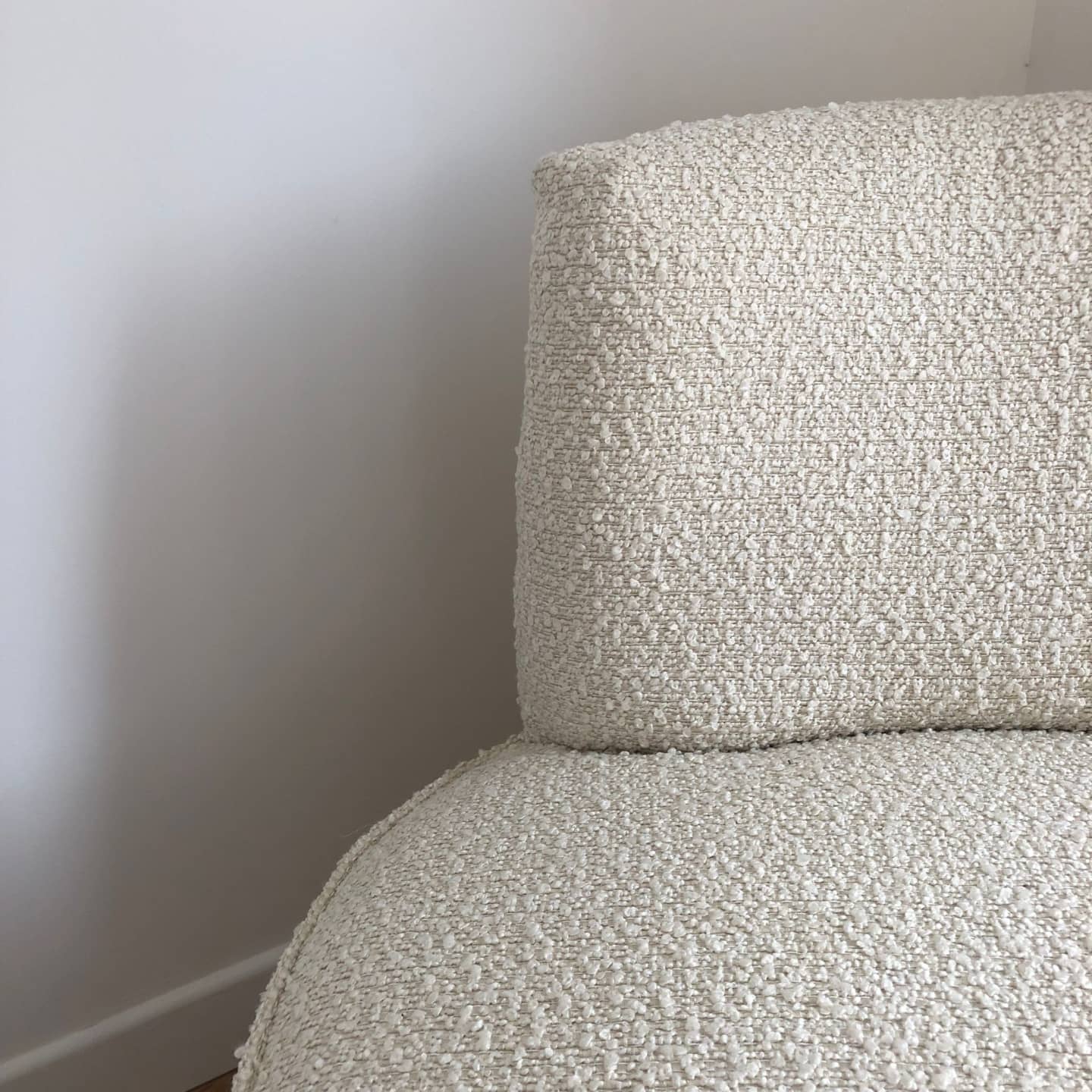 Buckle armchair