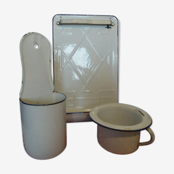 Ladle door kitchen utensil pot in enamelled sheet metal