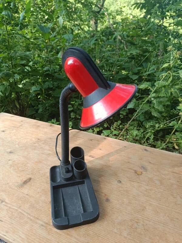 Vintage 1970s red bedside/desk lamp