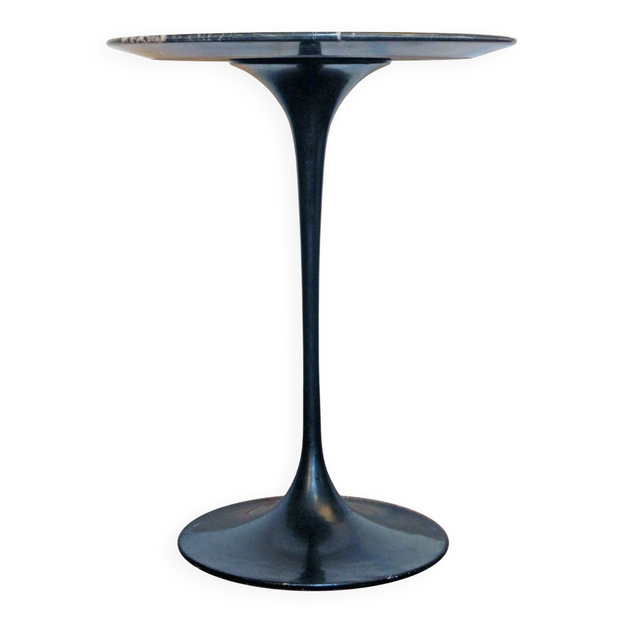Tulip Knoll pedestal table in black Marquina marble, by Eero Saarinen