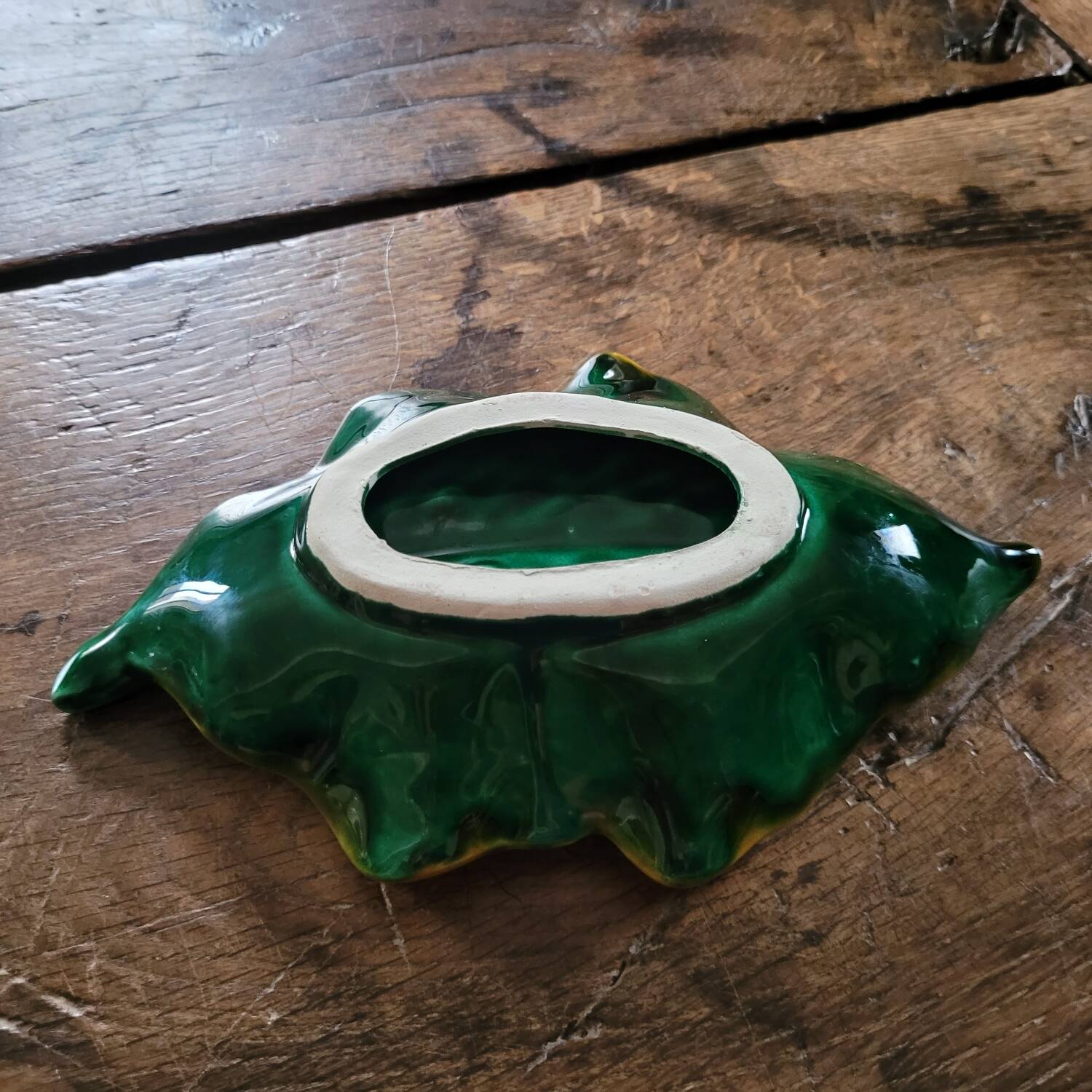 Enamelled ceramic leaf tray – Vintage design from the 1960s